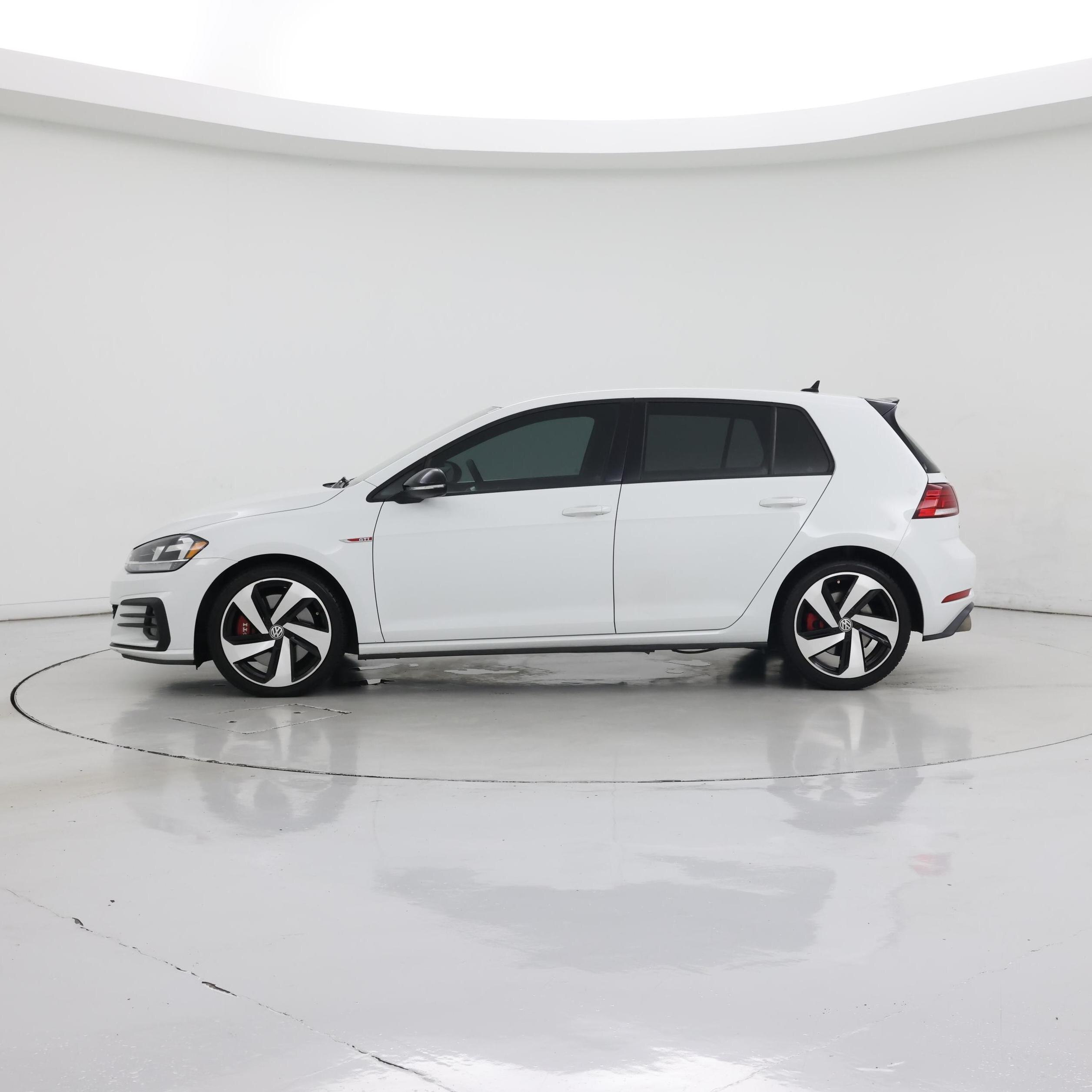 Thumbnail: 2021 Volkswagen Golf - 3
