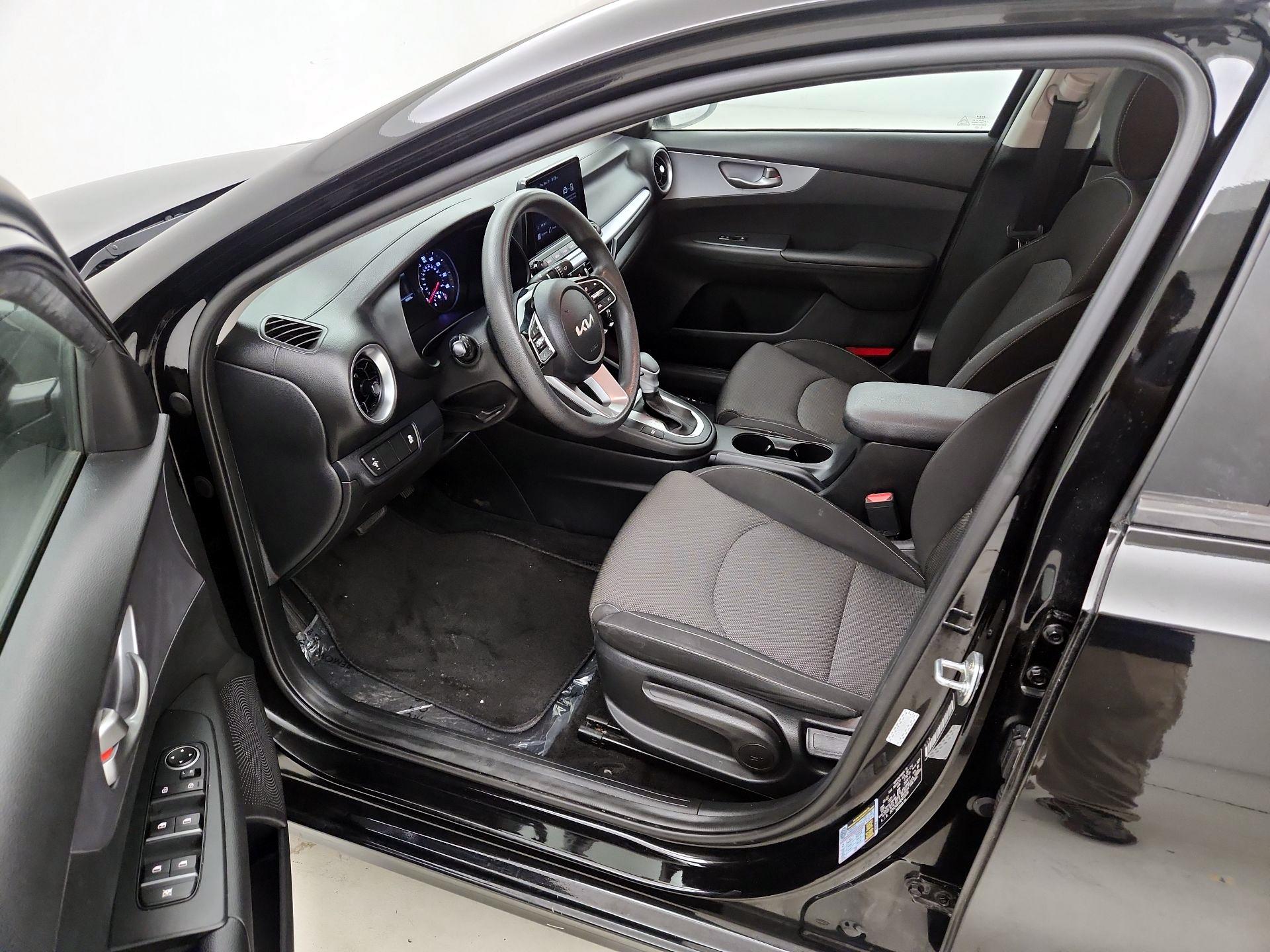 Thumbnail: 2022 Kia Forte - 11