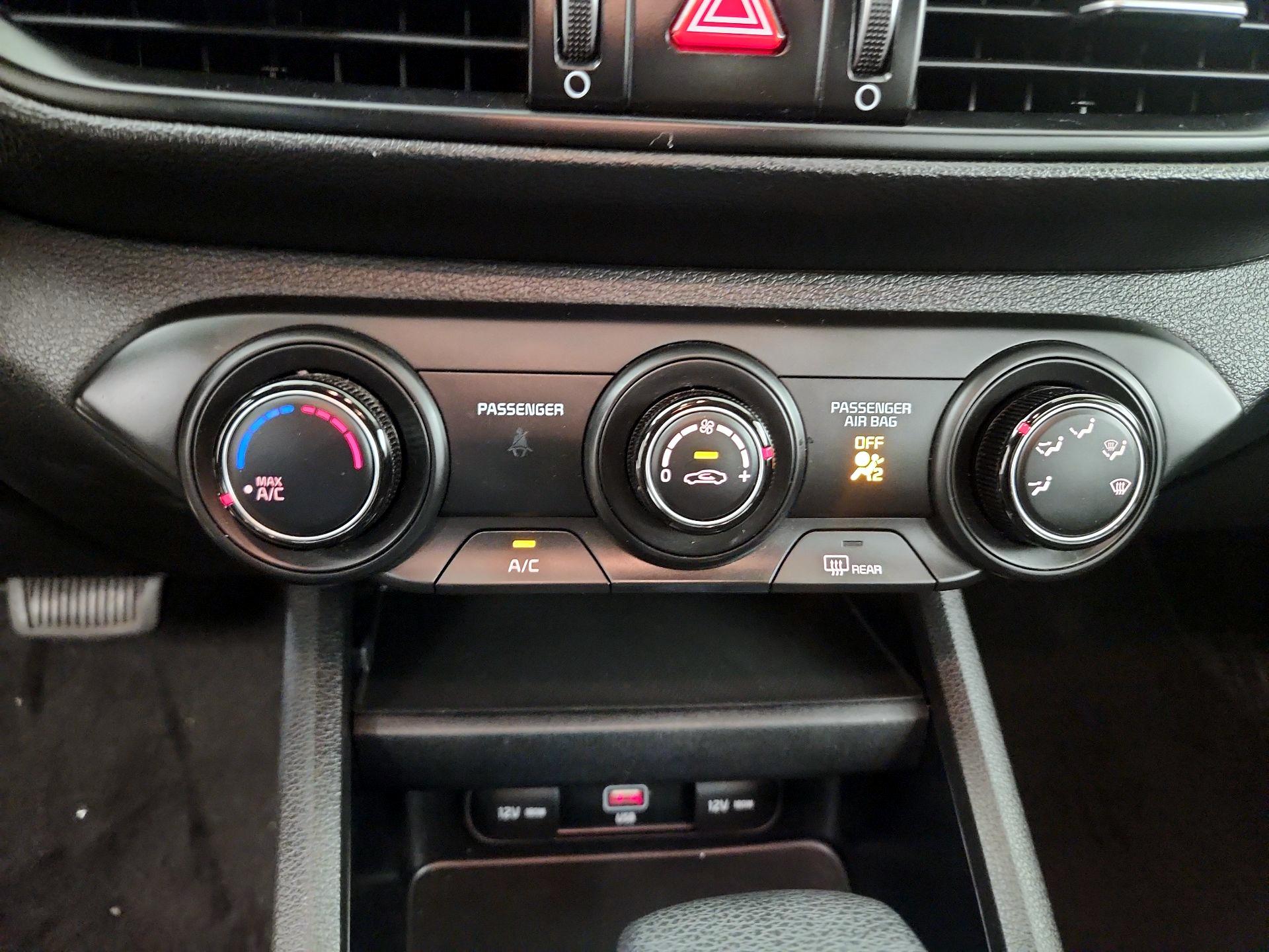 Thumbnail: 2022 Kia Forte - 16