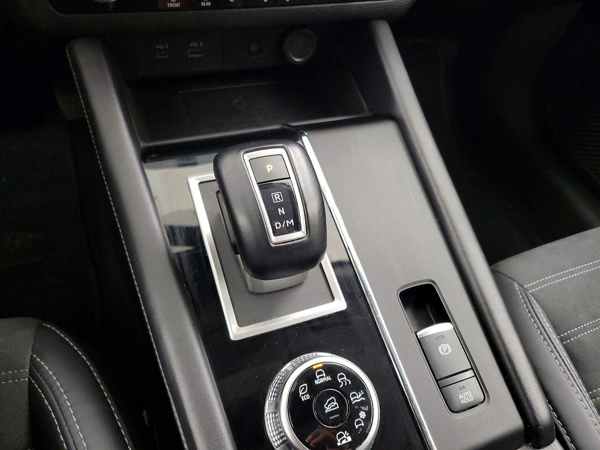 Thumbnail: 2024 Mitsubishi Outlander - 18