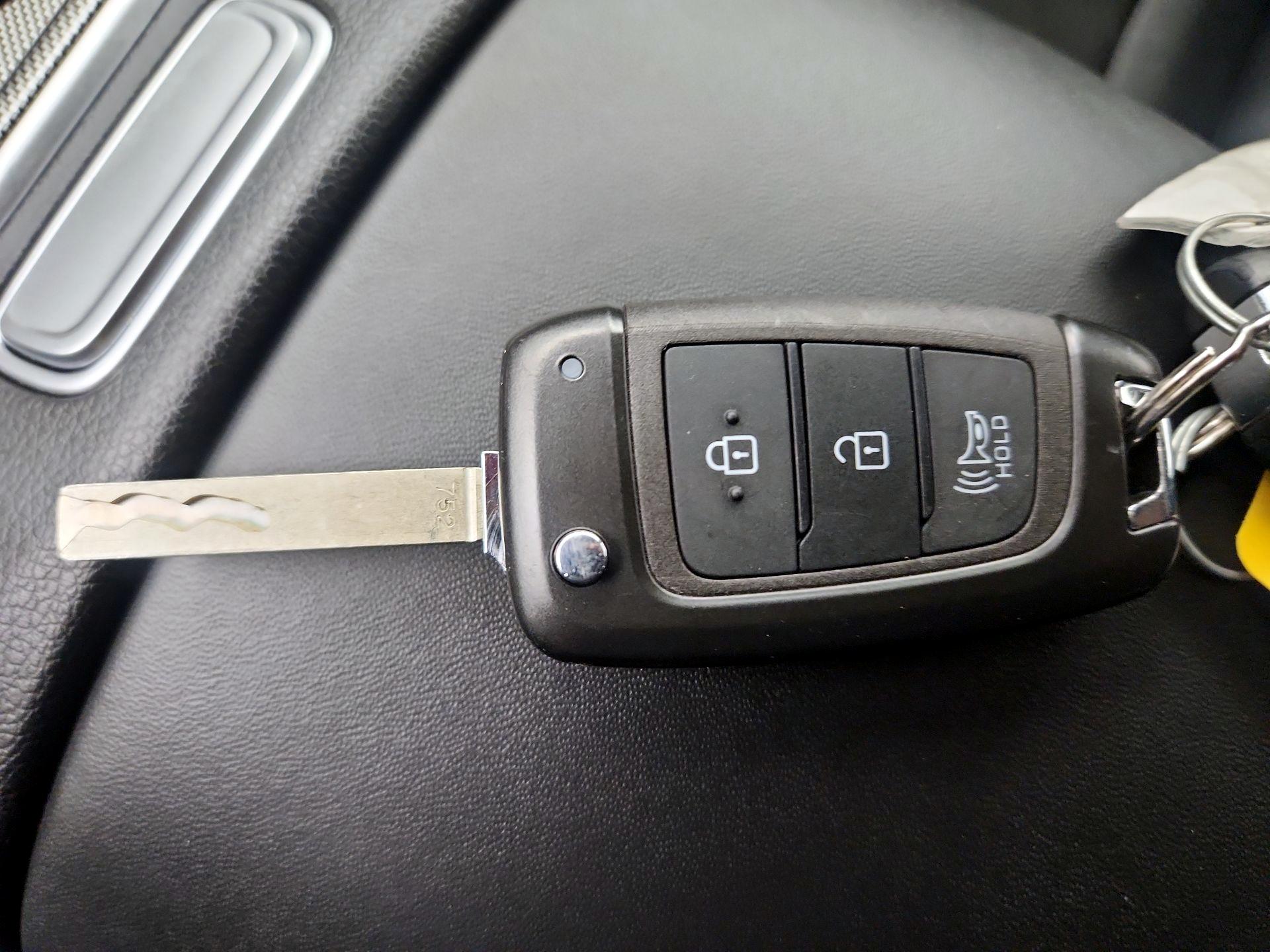 Thumbnail: 2023 Hyundai Santa Fe - 18