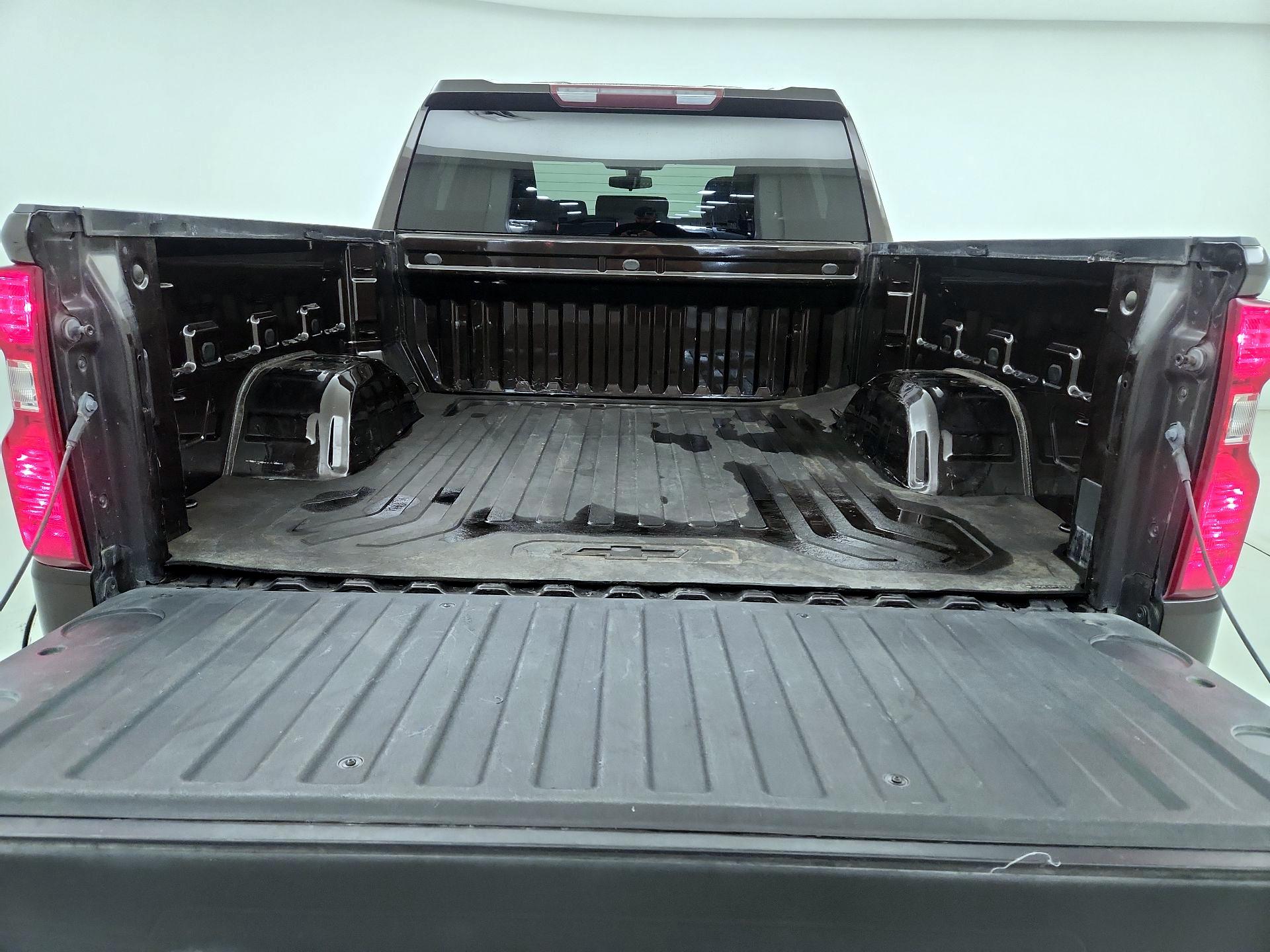 Thumbnail: 2020 Chevrolet Silverado 1500 - 16