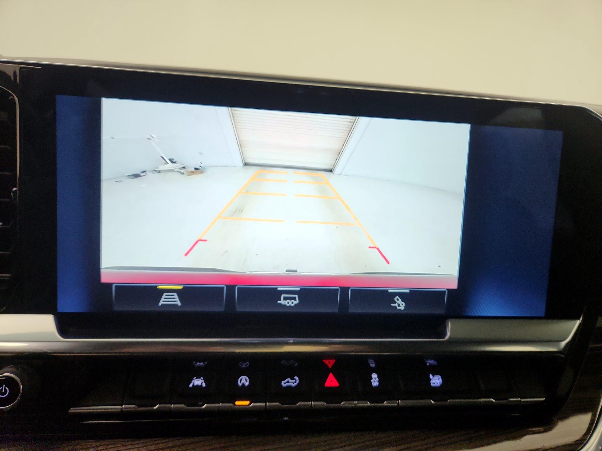 Thumbnail: 2022 Chevrolet Silverado 1500 - 14