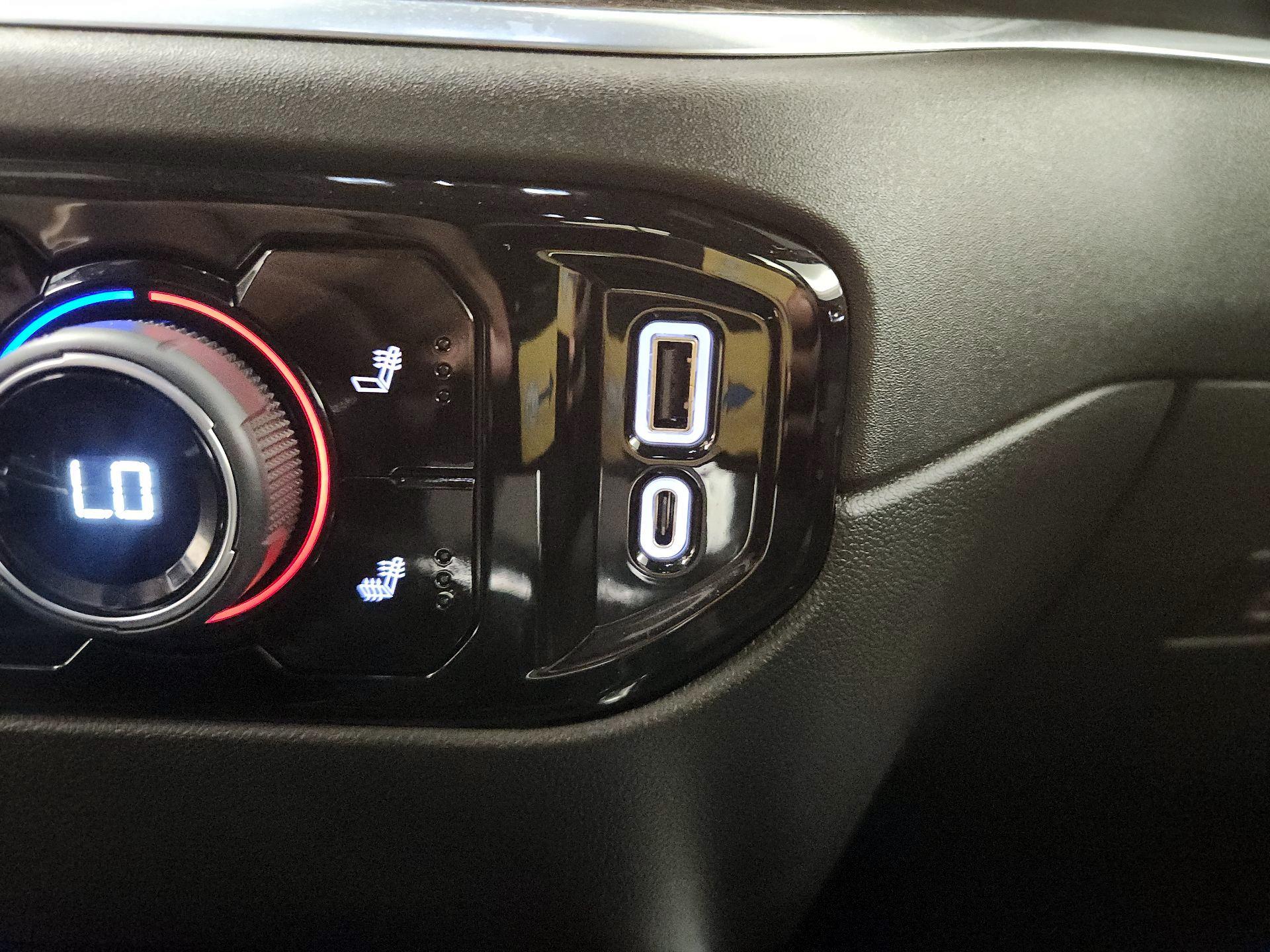 Thumbnail: 2022 Chevrolet Silverado 1500 - 18