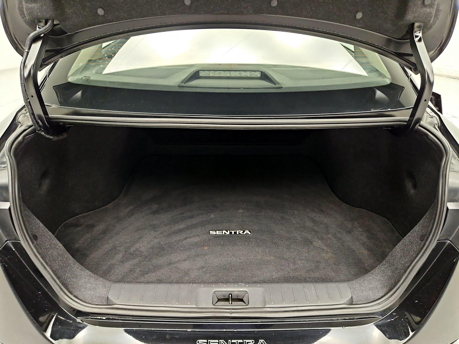 Thumbnail: 2023 Nissan Sentra - 20