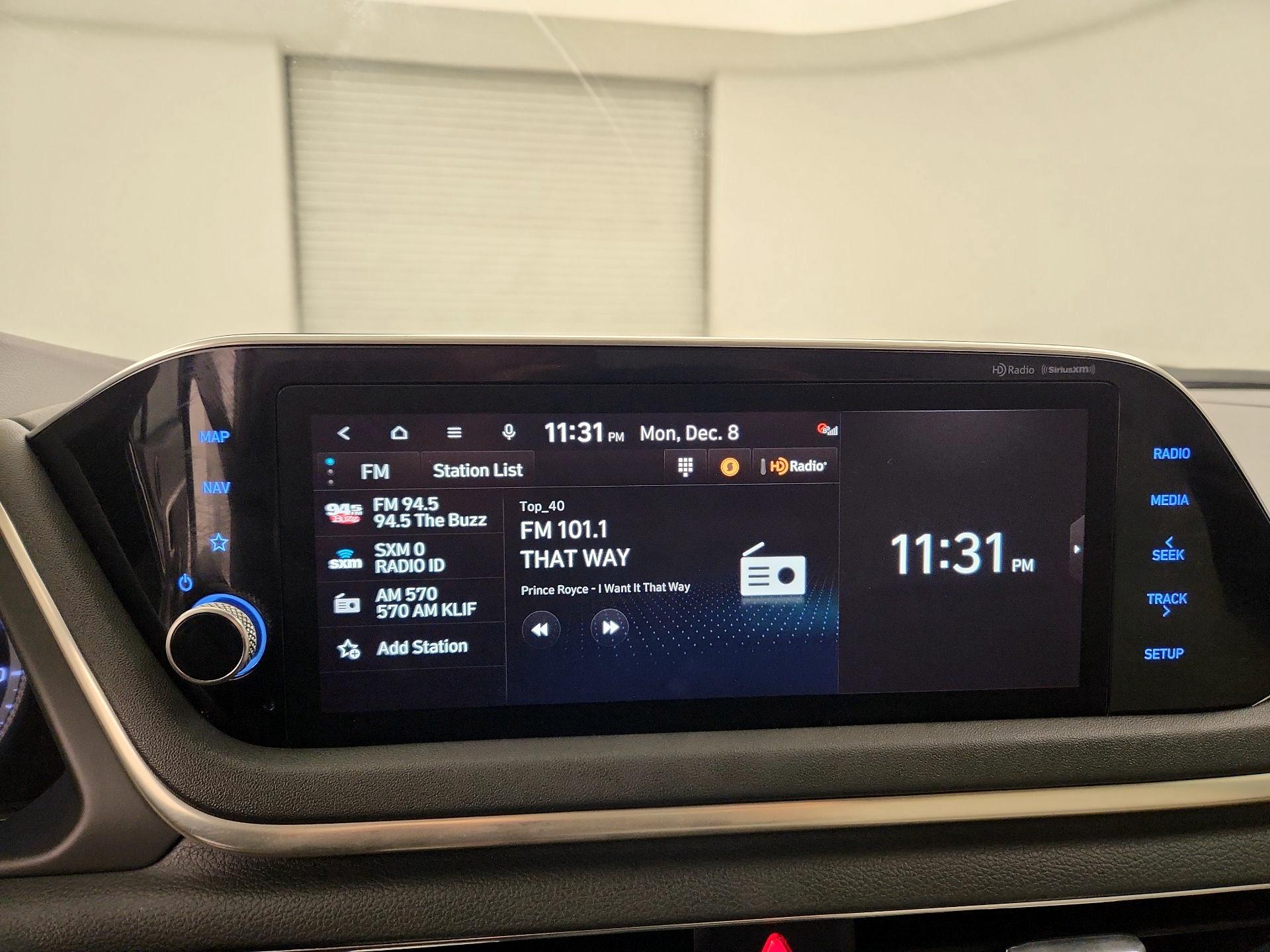 Thumbnail: 2023 Hyundai Sonata - 16