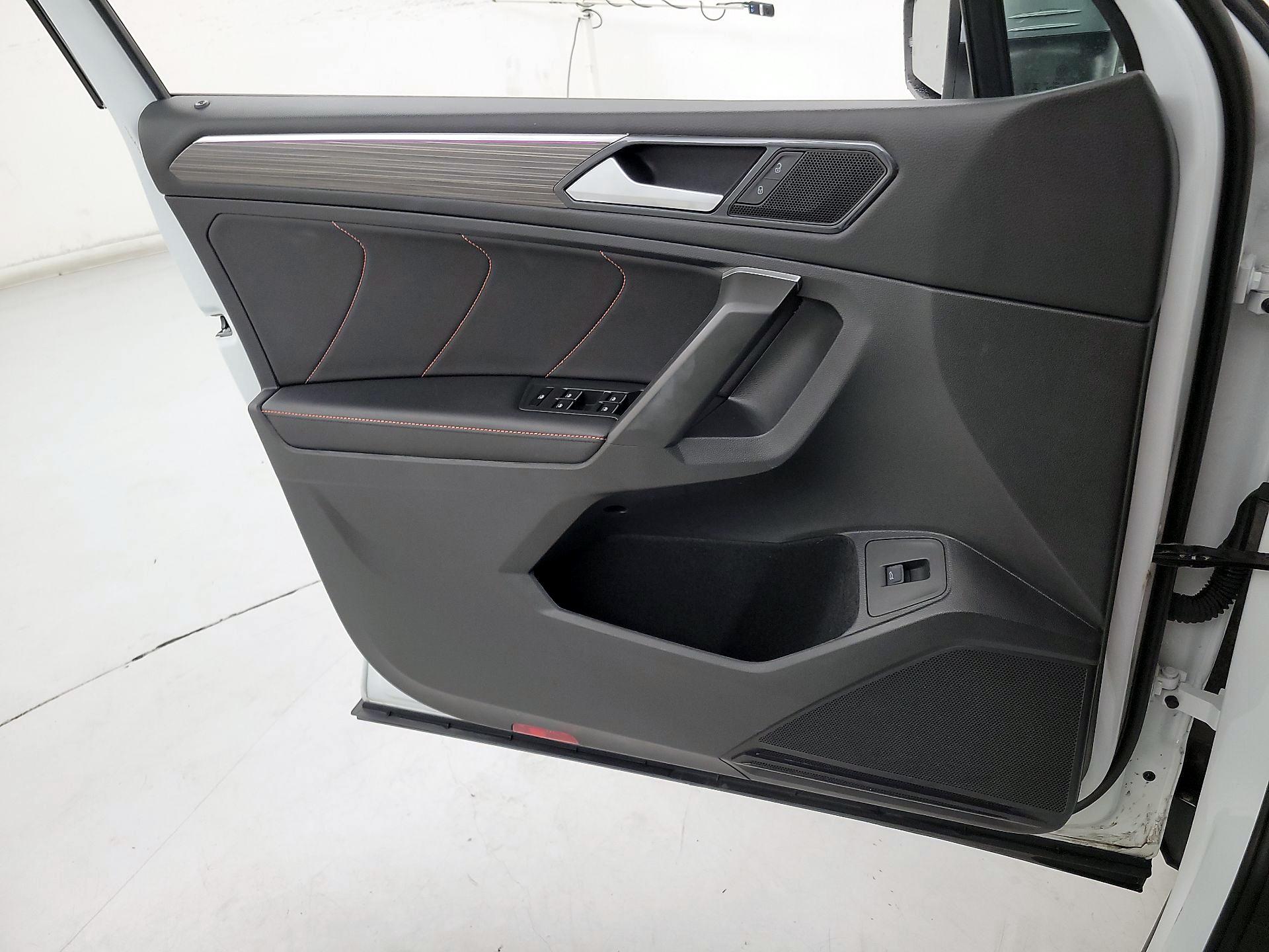 Thumbnail: 2024 Volkswagen Tiguan - 12