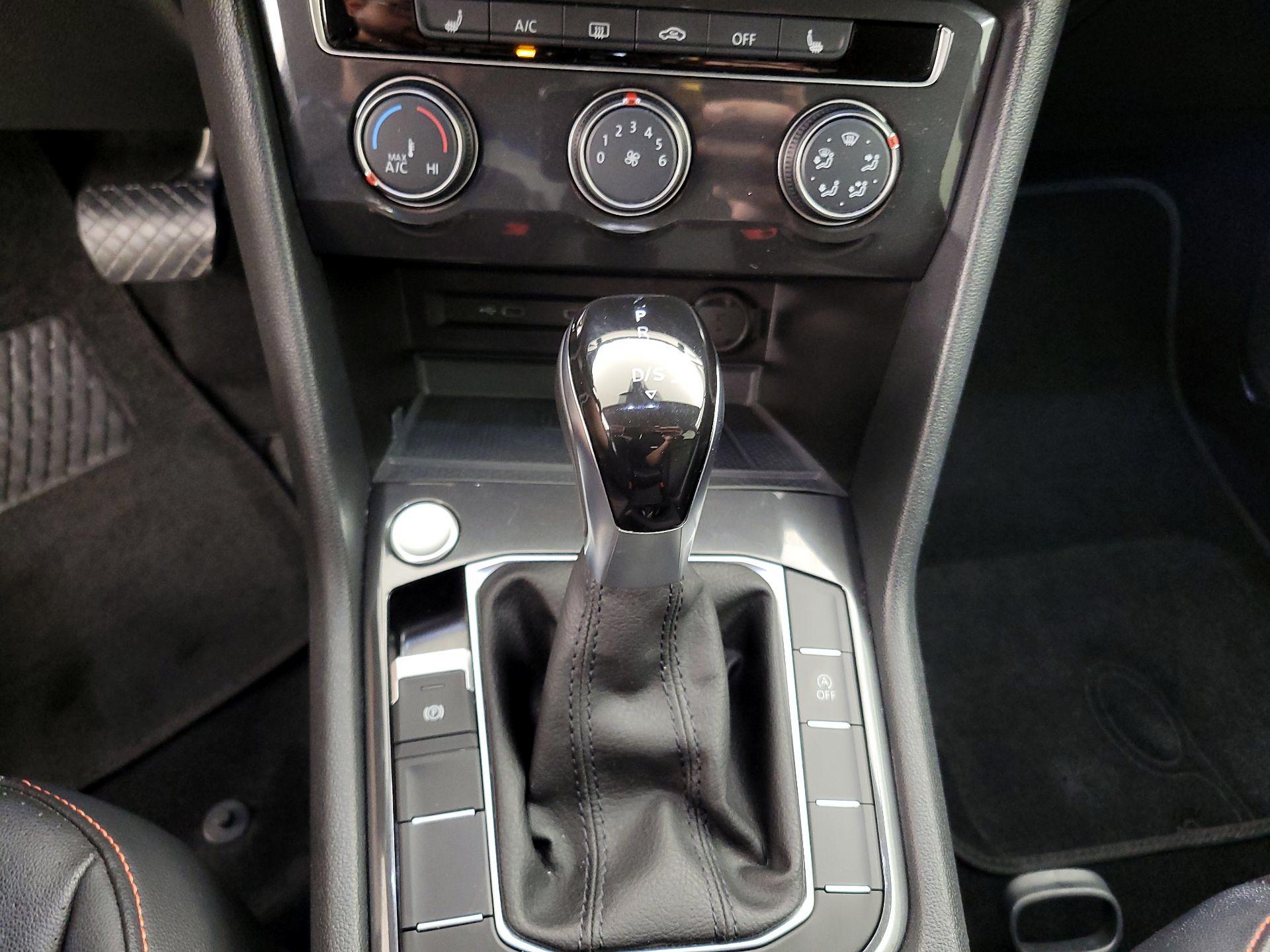 Thumbnail: 2024 Volkswagen Tiguan - 17