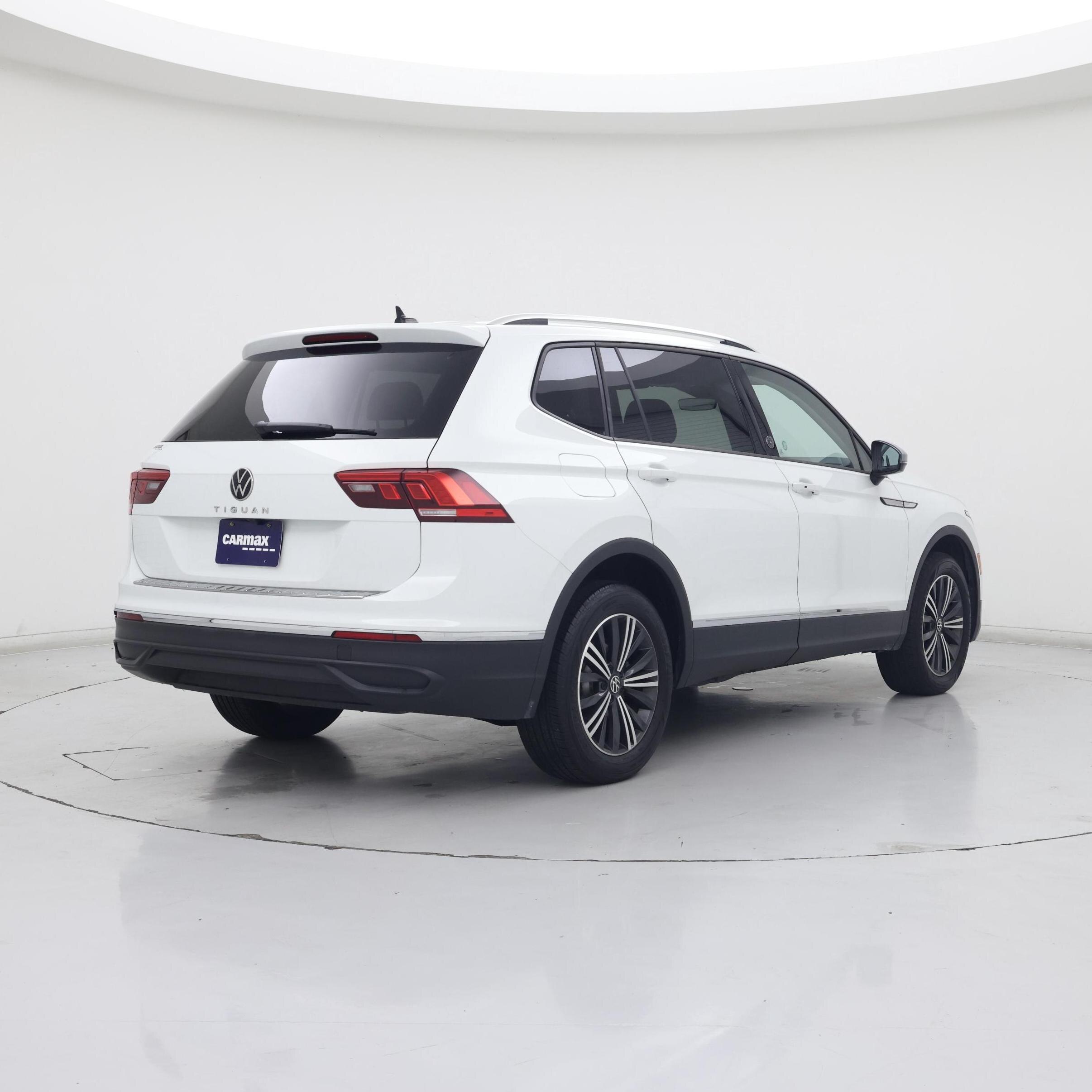 Thumbnail: 2024 Volkswagen Tiguan - 8