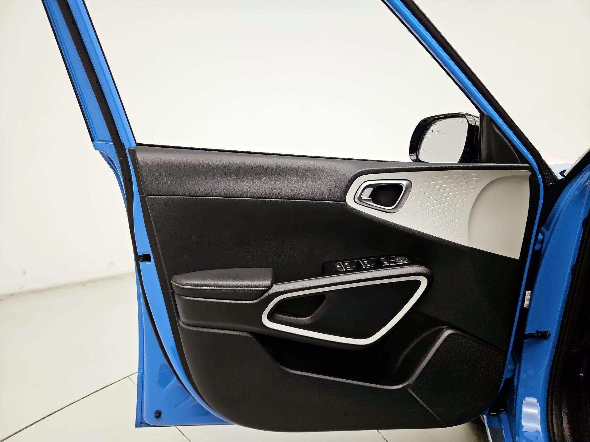 Thumbnail: 2023 Kia Soul - 12