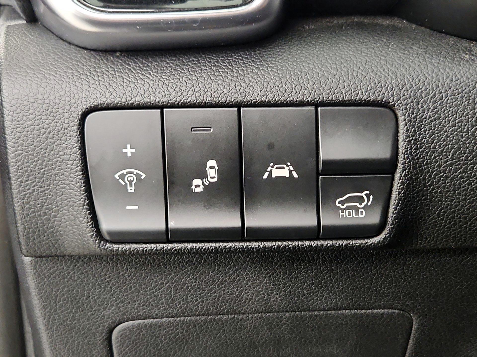 Thumbnail: 2022 Kia Sportage - 13