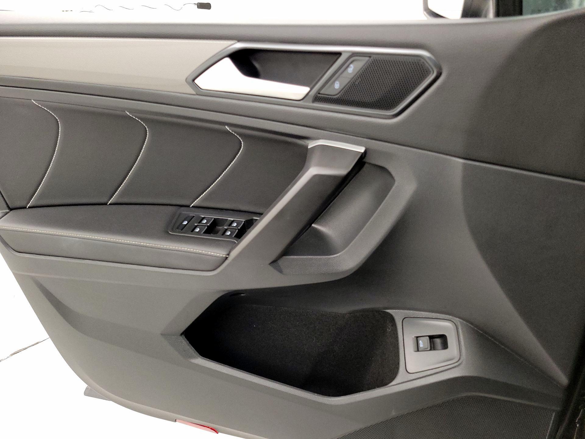 Thumbnail: 2024 Volkswagen Tiguan - 12