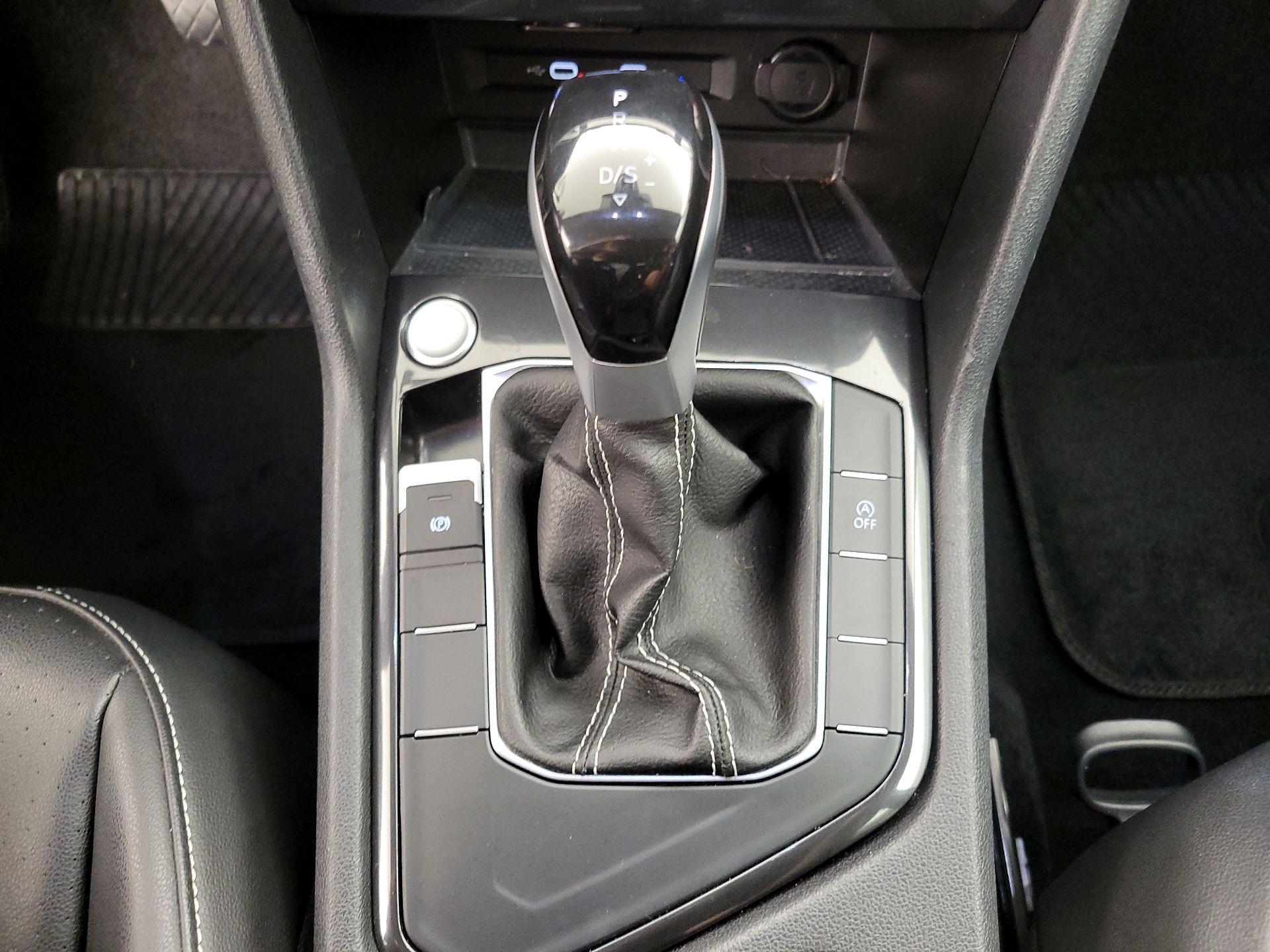 Thumbnail: 2024 Volkswagen Tiguan - 17