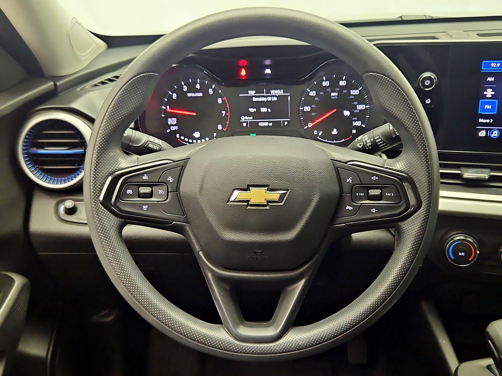 Thumbnail: 2024 Chevrolet Trax - 10