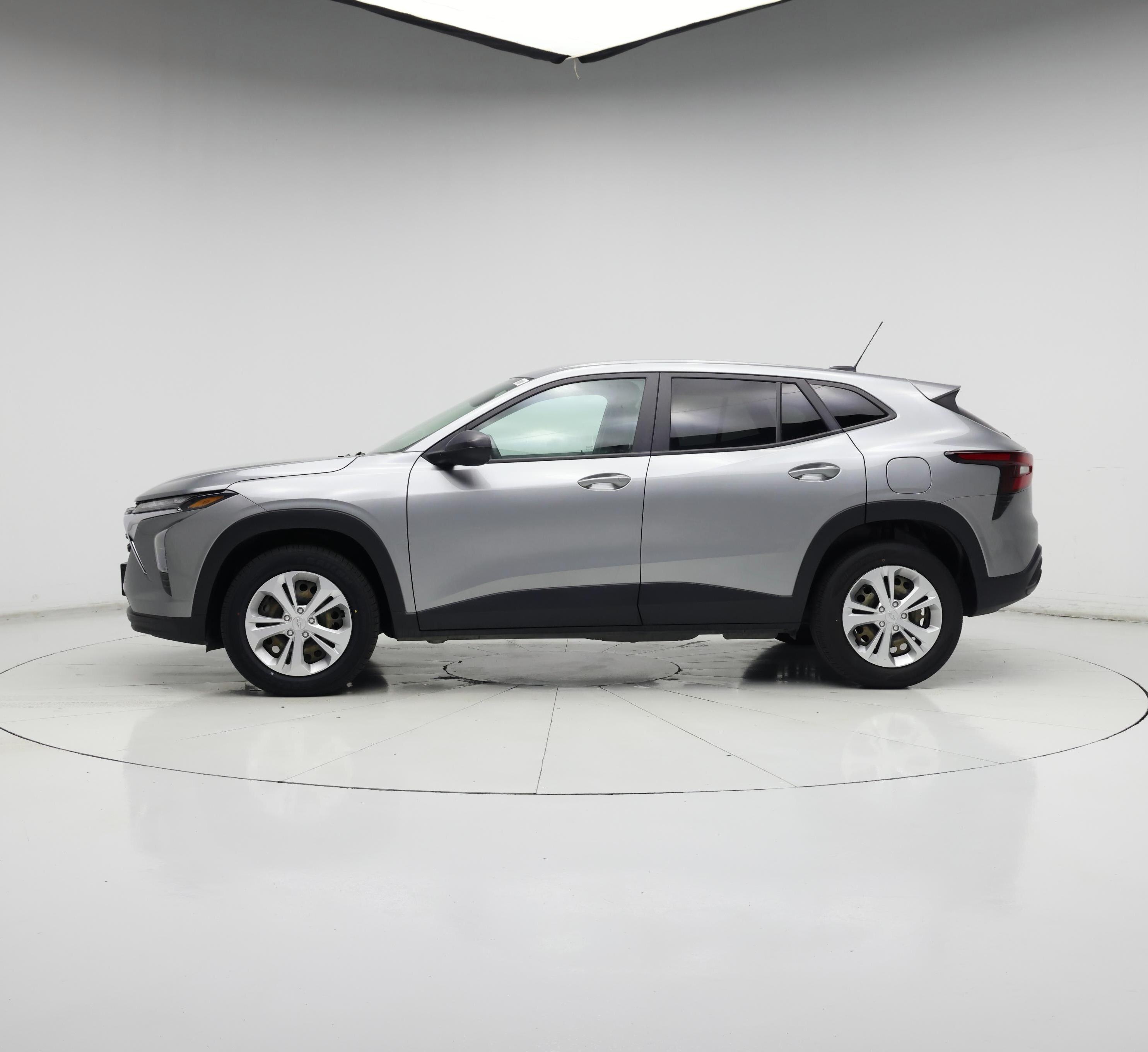 Thumbnail: 2024 Chevrolet Trax - 3