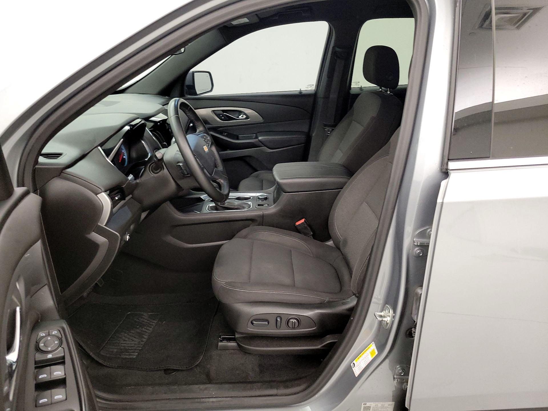 Thumbnail: 2023 Chevrolet Traverse - 11