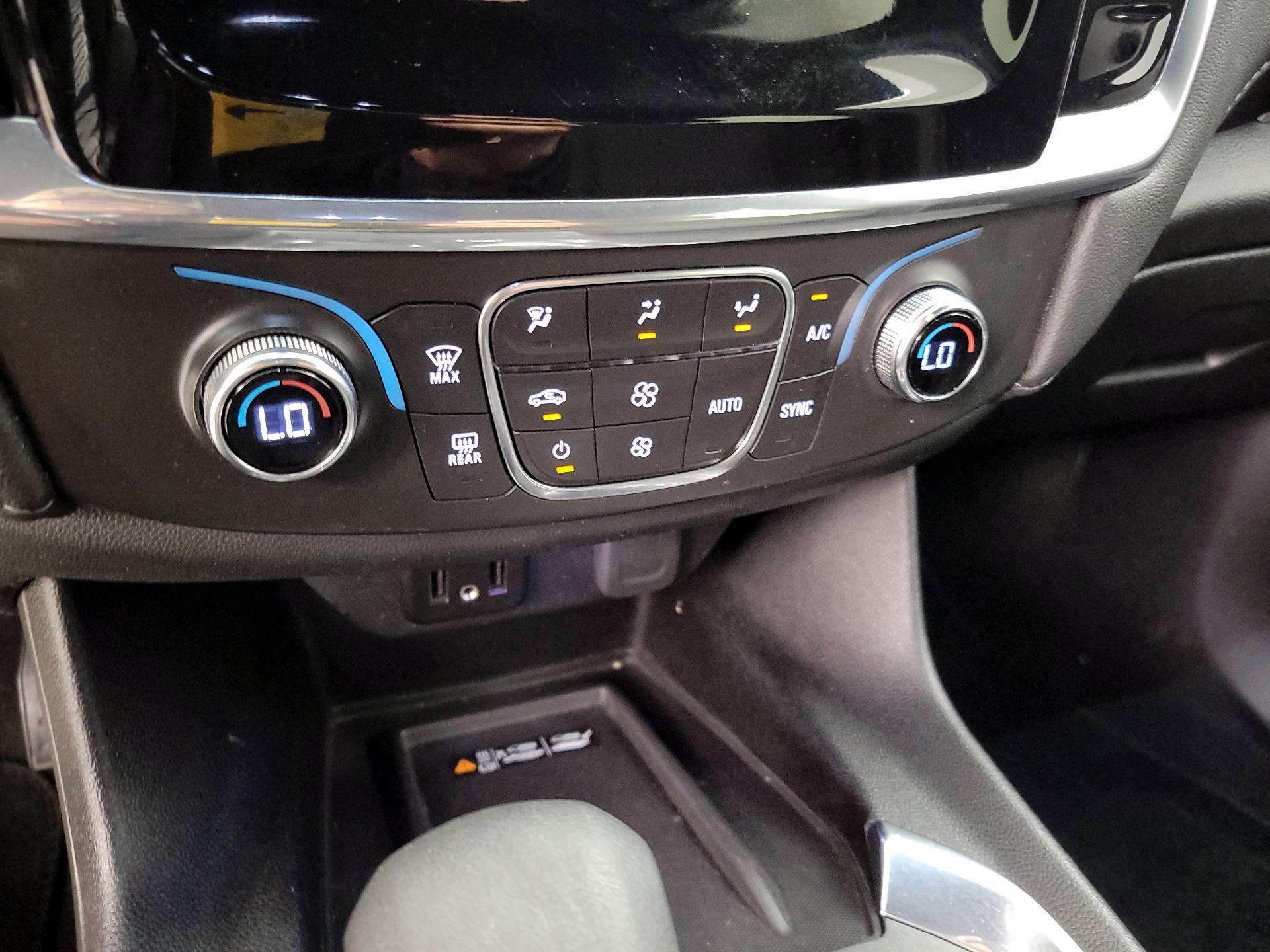 Thumbnail: 2023 Chevrolet Traverse - 18