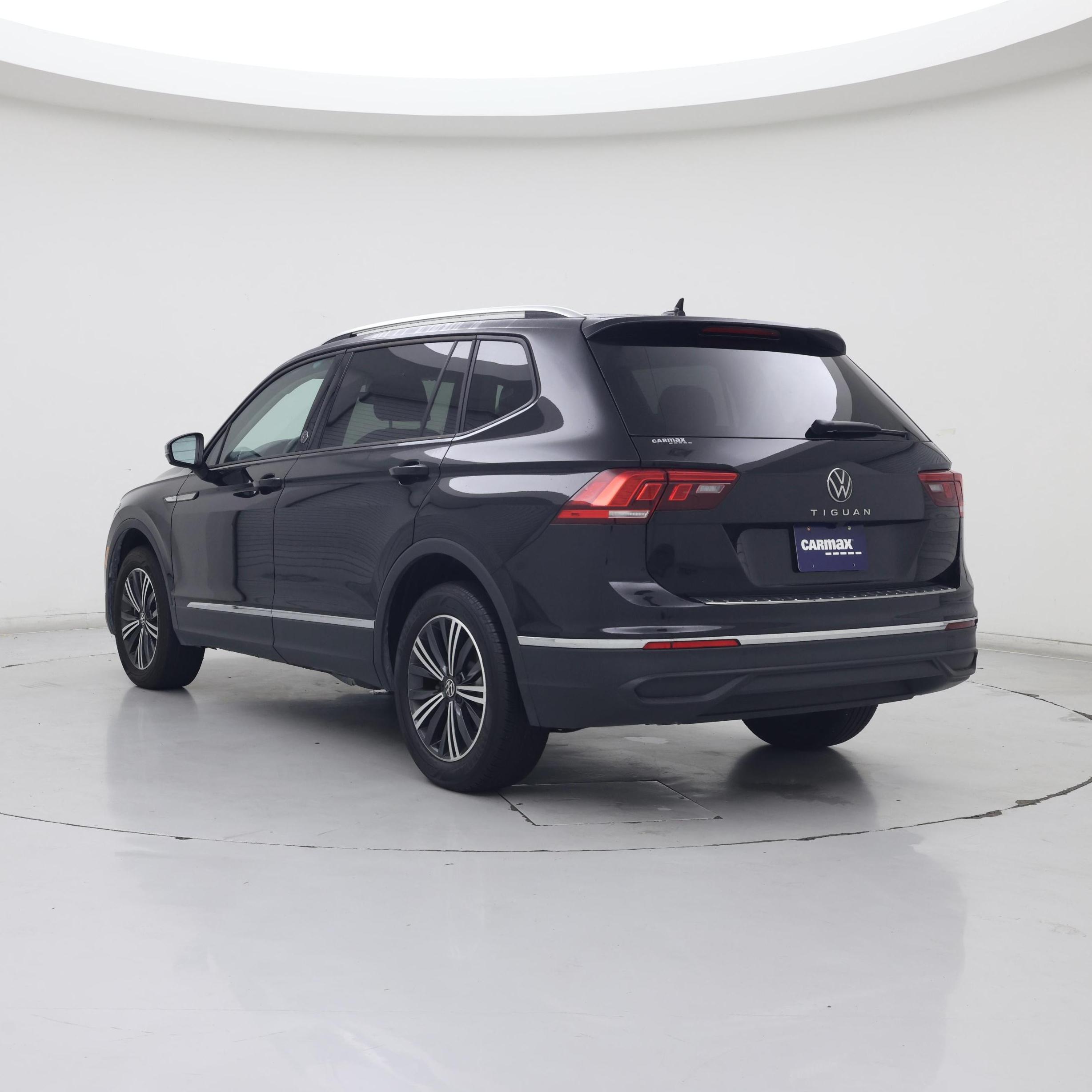 Thumbnail: 2024 Volkswagen Tiguan - 2