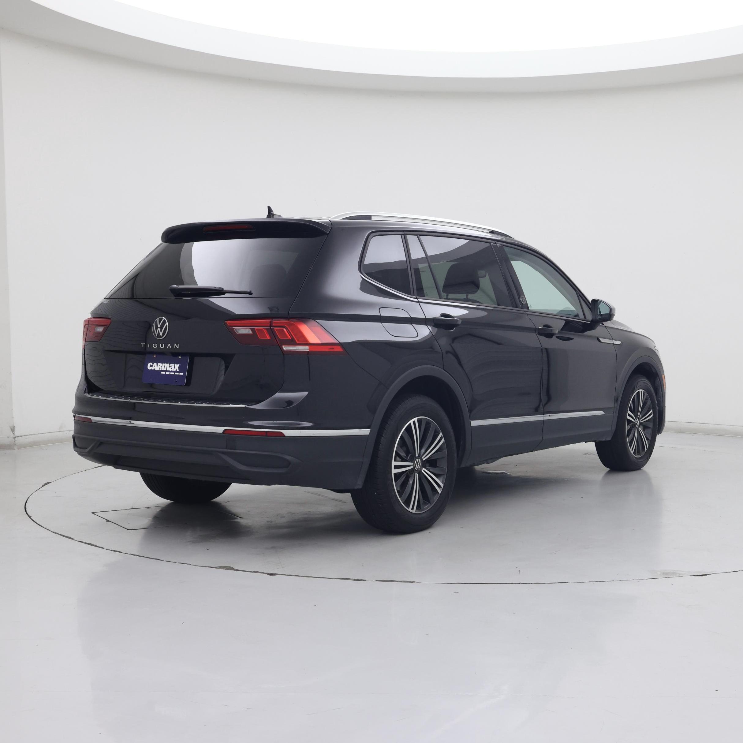 Thumbnail: 2024 Volkswagen Tiguan - 8