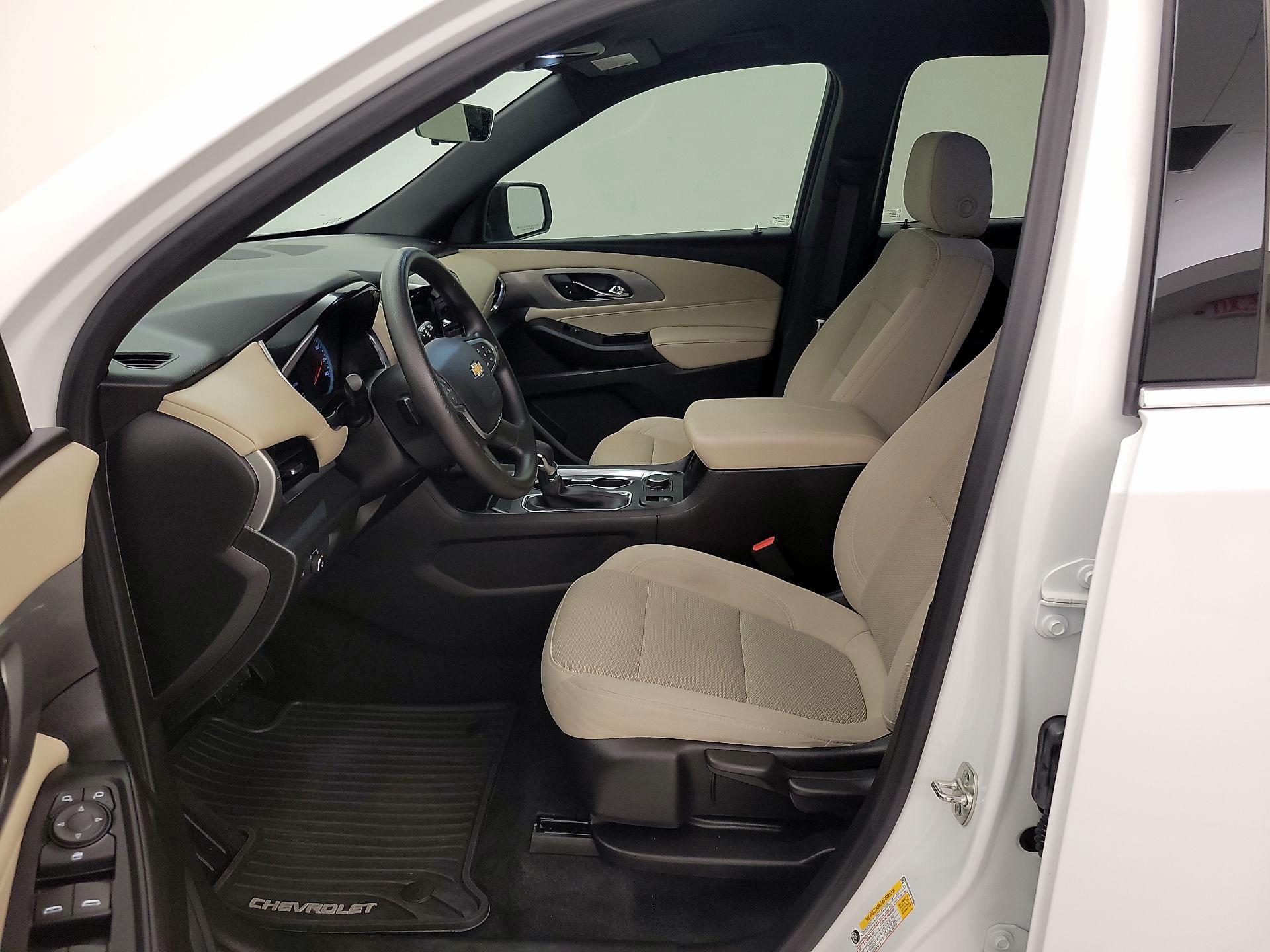 Thumbnail: 2023 Chevrolet Traverse - 11