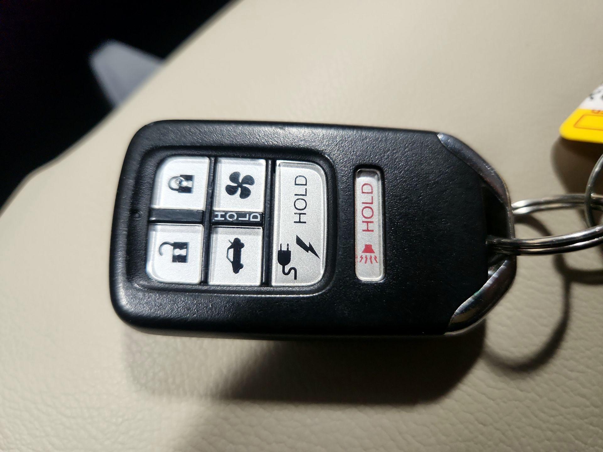 Thumbnail: 2018 Honda Clarity - 18