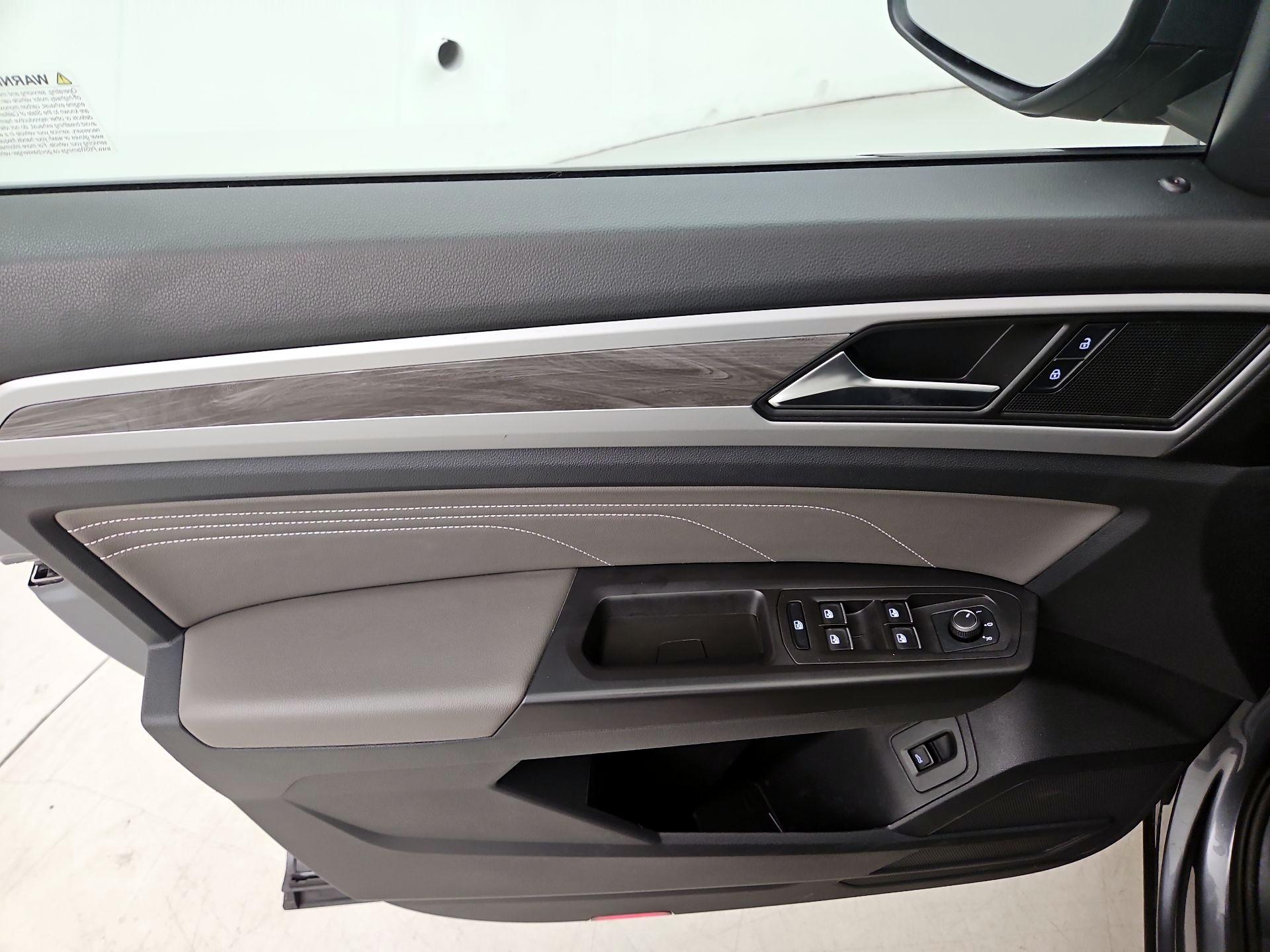 Thumbnail: 2023 Volkswagen Atlas - 12