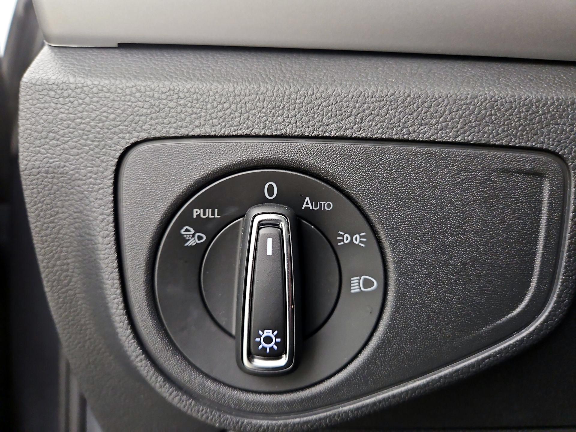 Thumbnail: 2023 Volkswagen Atlas - 13