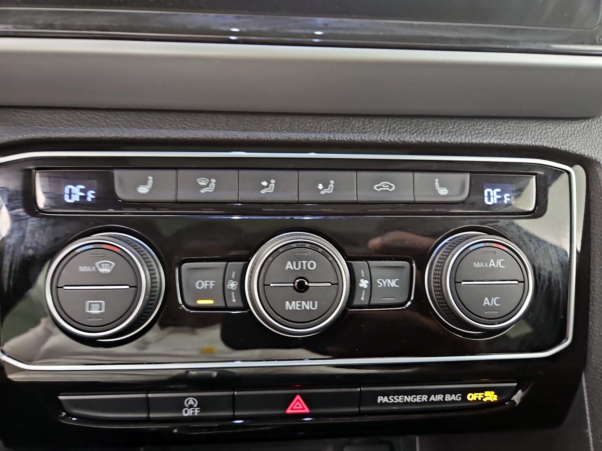 Thumbnail: 2023 Volkswagen Atlas - 16