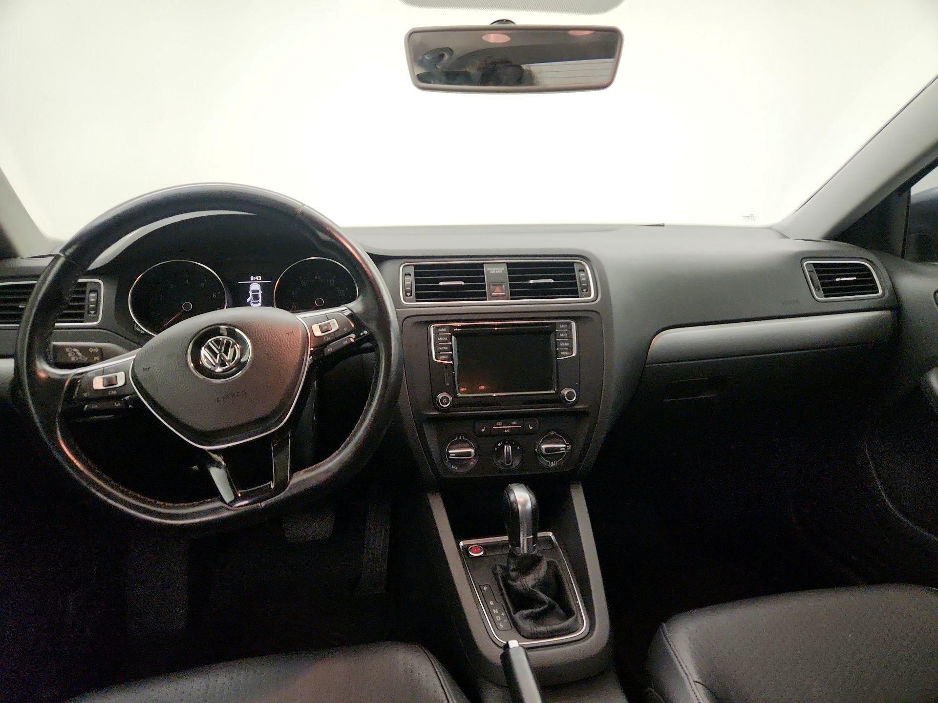 Thumbnail: 2017 Volkswagen Jetta - 9