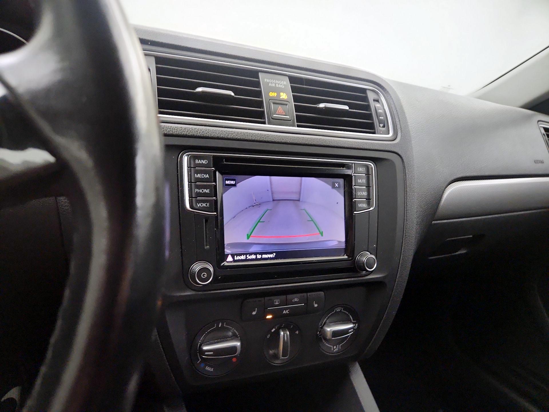 Thumbnail: 2017 Volkswagen Jetta - 14