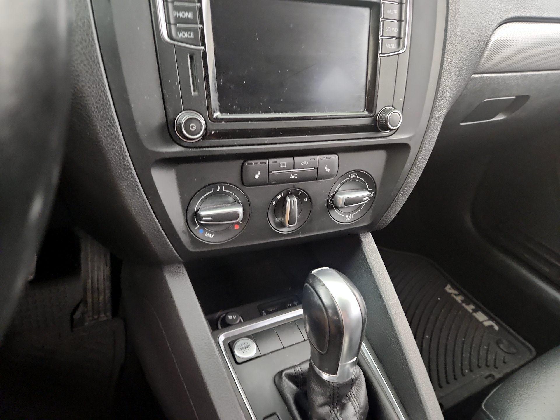 Thumbnail: 2017 Volkswagen Jetta - 16