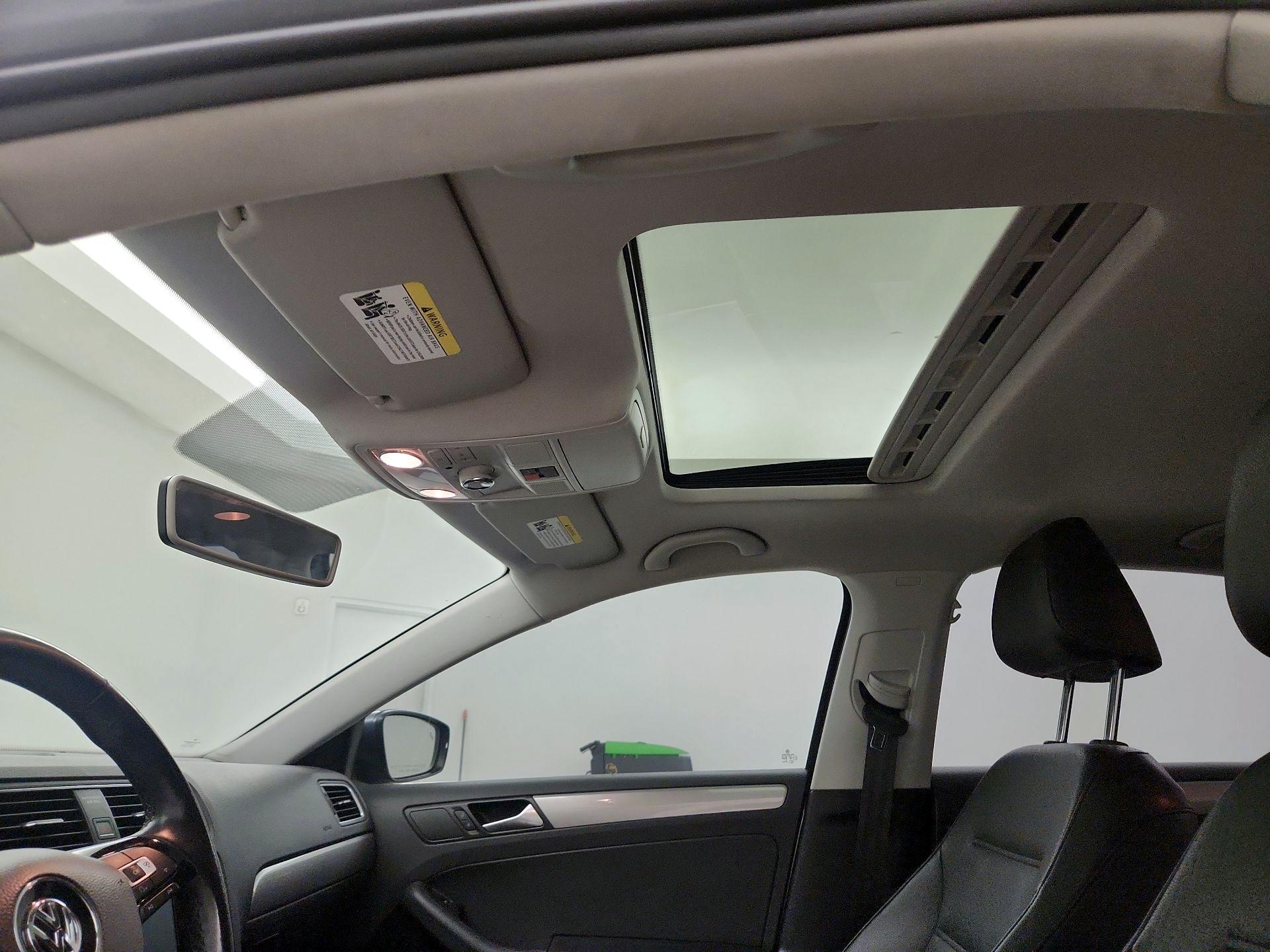 Thumbnail: 2017 Volkswagen Jetta - 19