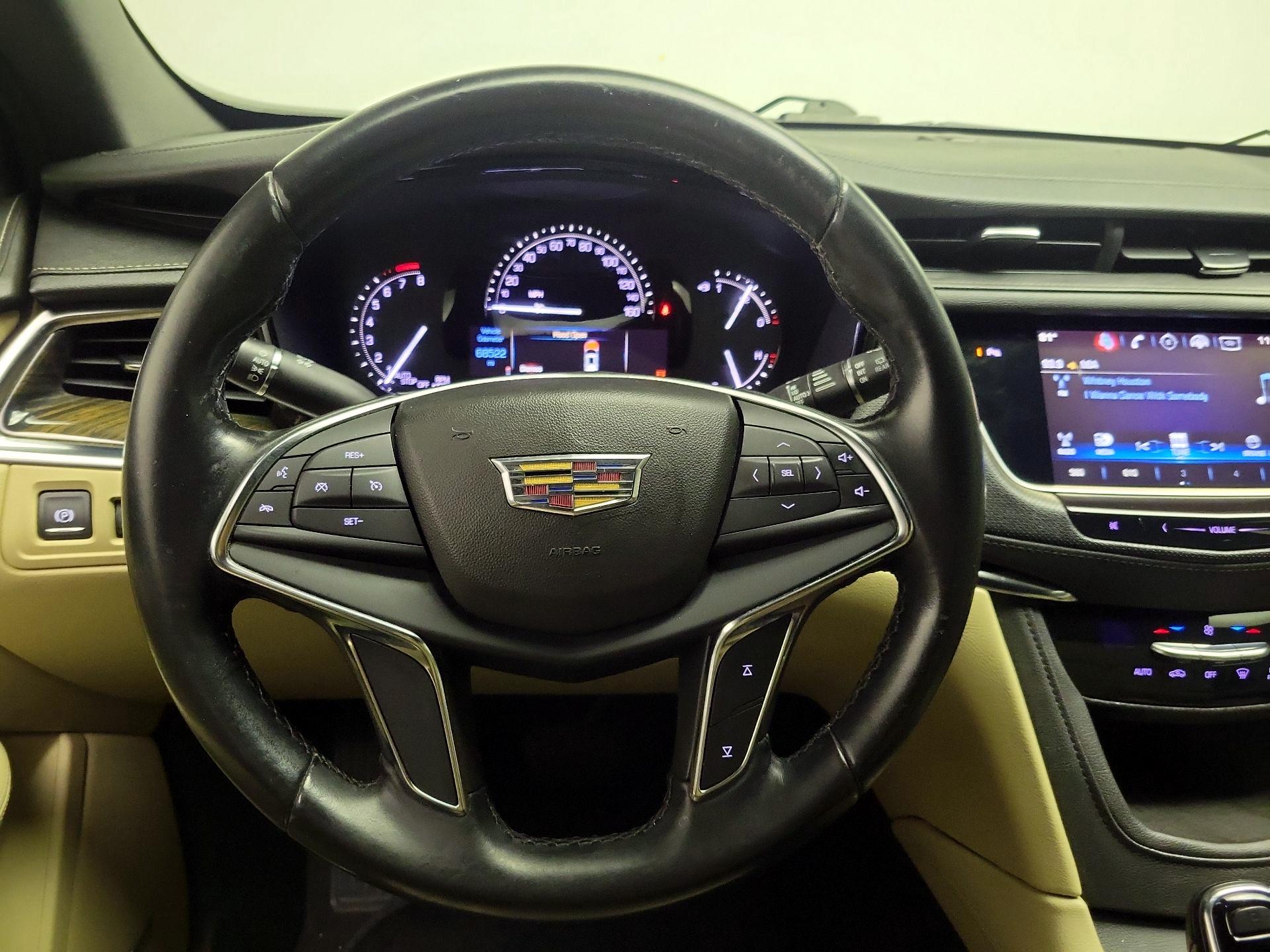 Thumbnail: 2019 Cadillac XT5 - 10