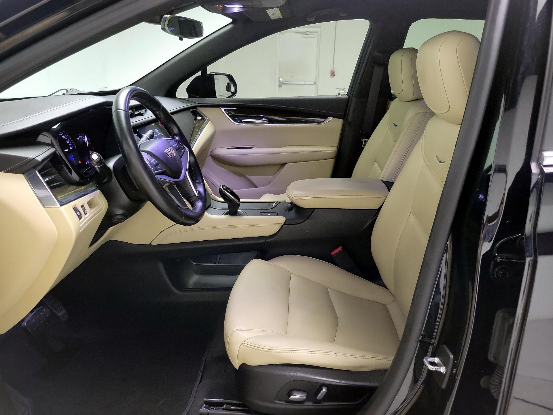 Thumbnail: 2019 Cadillac XT5 - 11