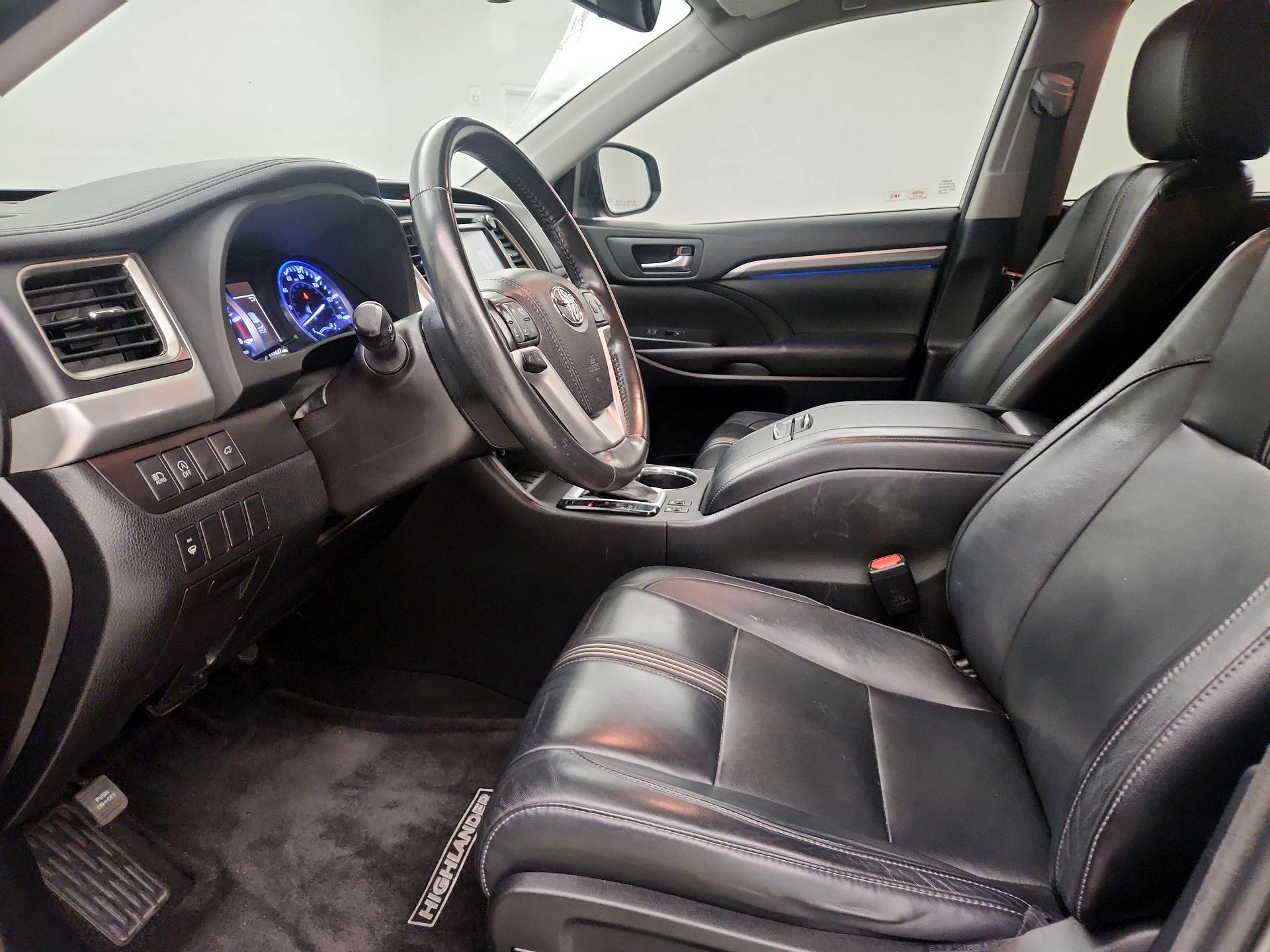 Thumbnail: 2018 Toyota Highlander - 11