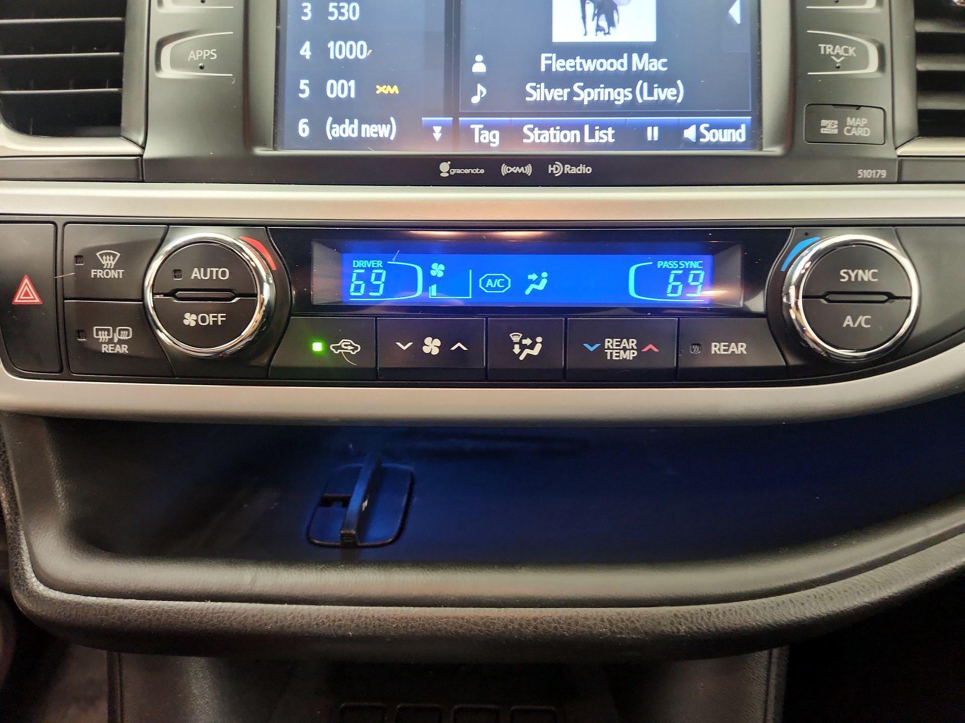 Thumbnail: 2018 Toyota Highlander - 14