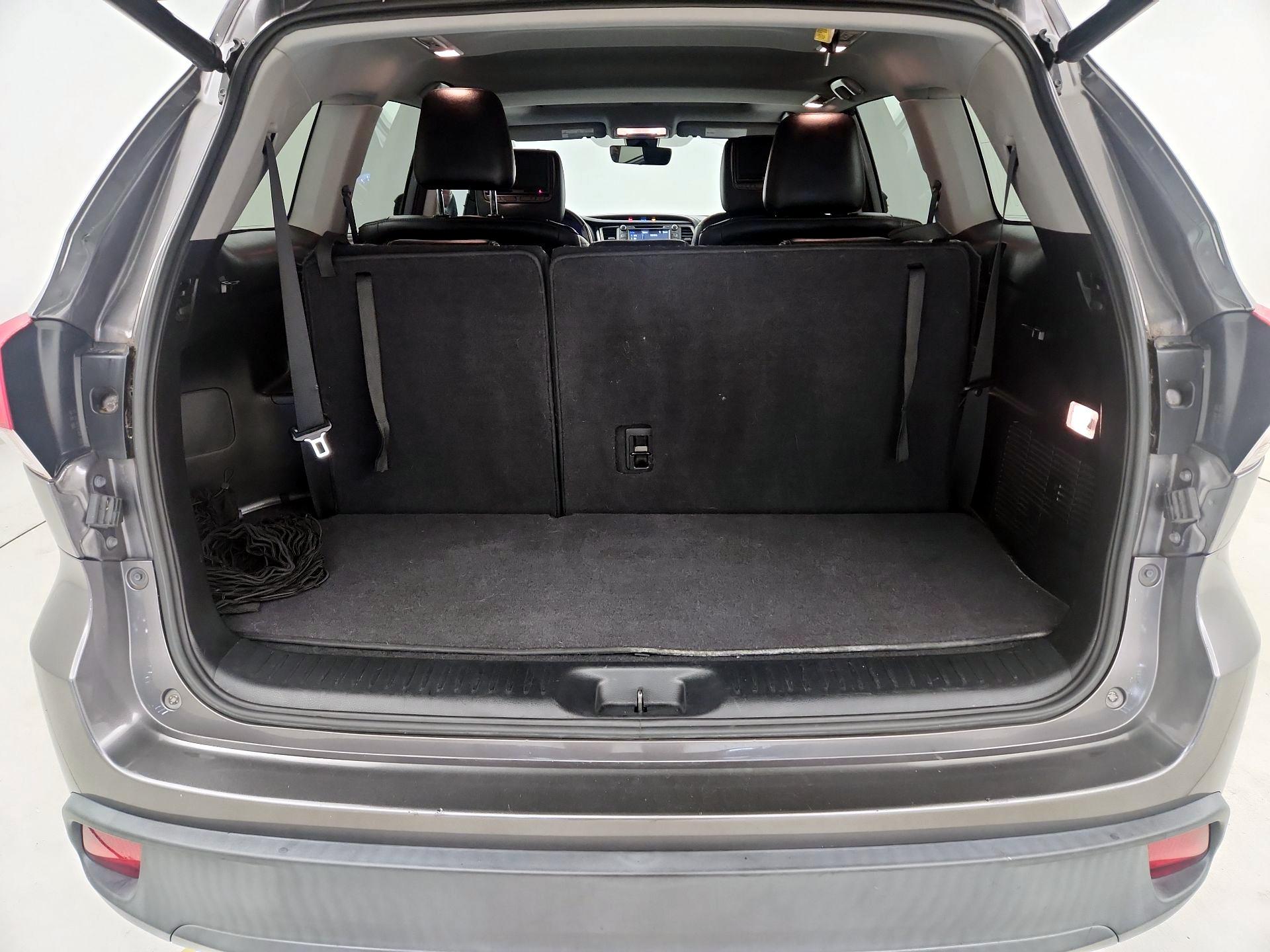 Thumbnail: 2018 Toyota Highlander - 16