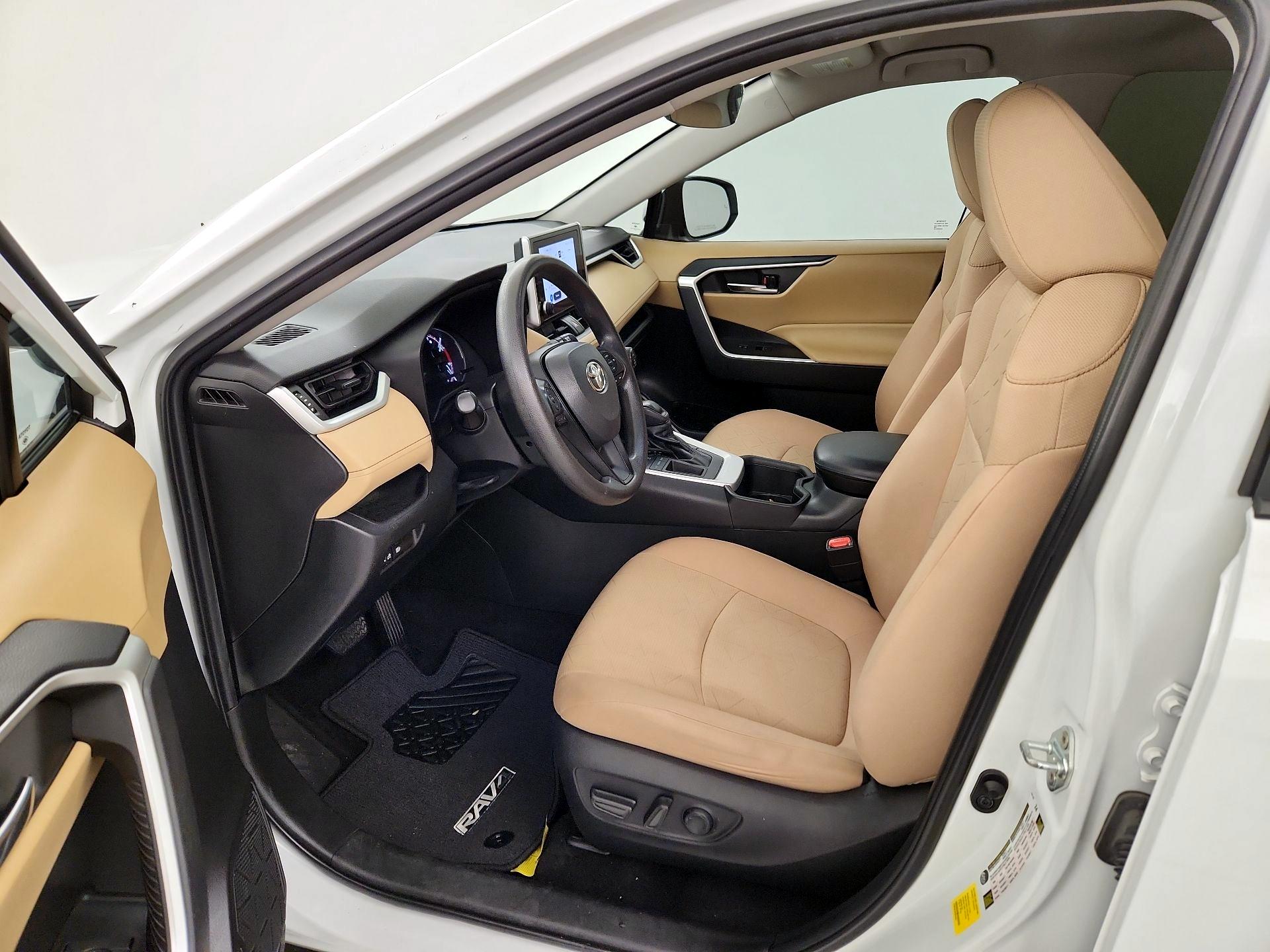 Thumbnail: 2023 Toyota RAV4 - 11