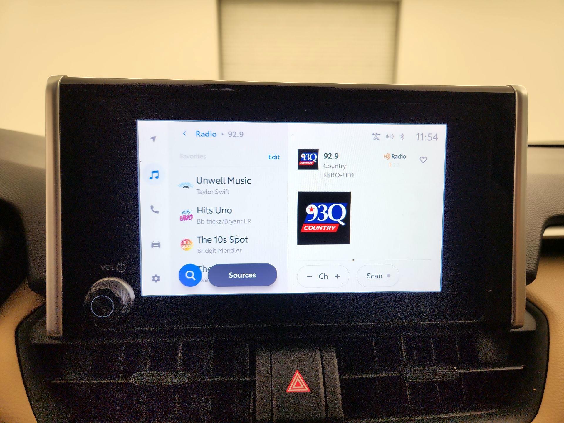 Thumbnail: 2023 Toyota RAV4 - 15