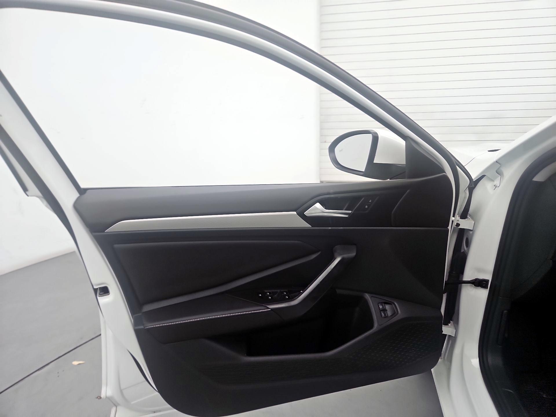 Thumbnail: 2023 Volkswagen Jetta - 12