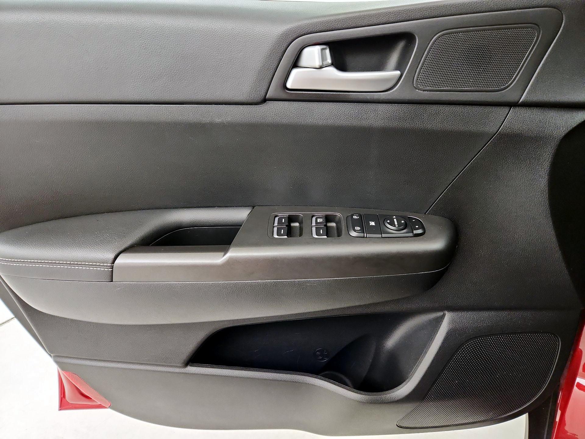 Thumbnail: 2020 Kia Sportage - 12