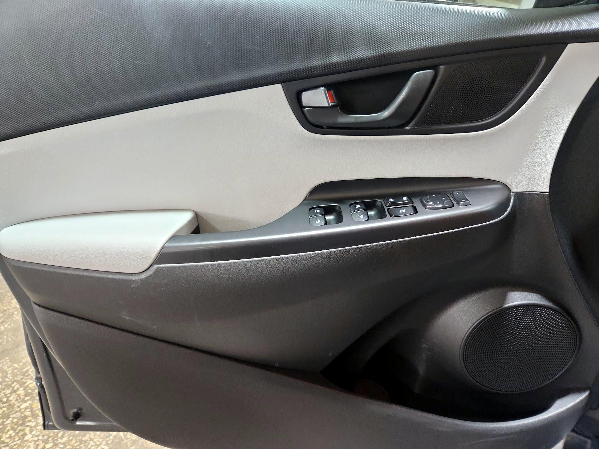 Thumbnail: 2023 Hyundai Kona - 12