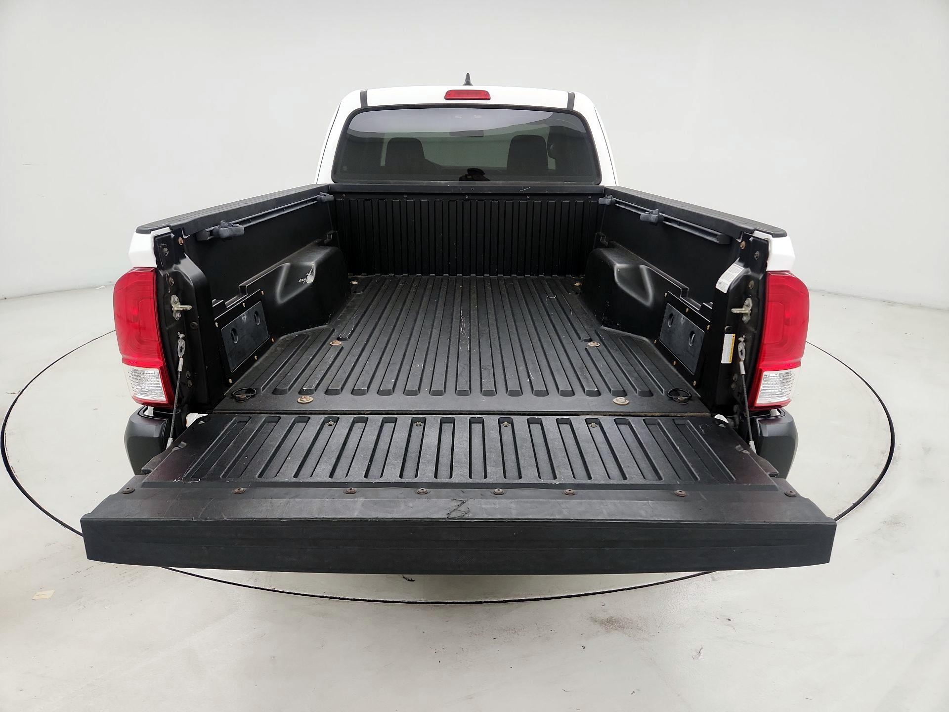 Thumbnail: 2017 Toyota Tacoma - 19