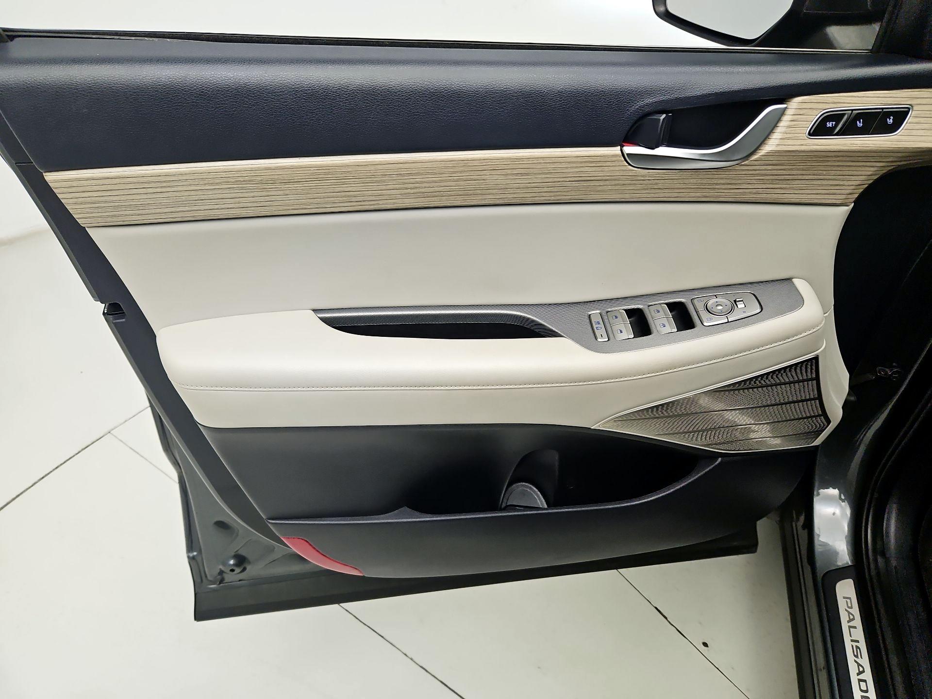 Thumbnail: 2021 Hyundai Palisade - 12