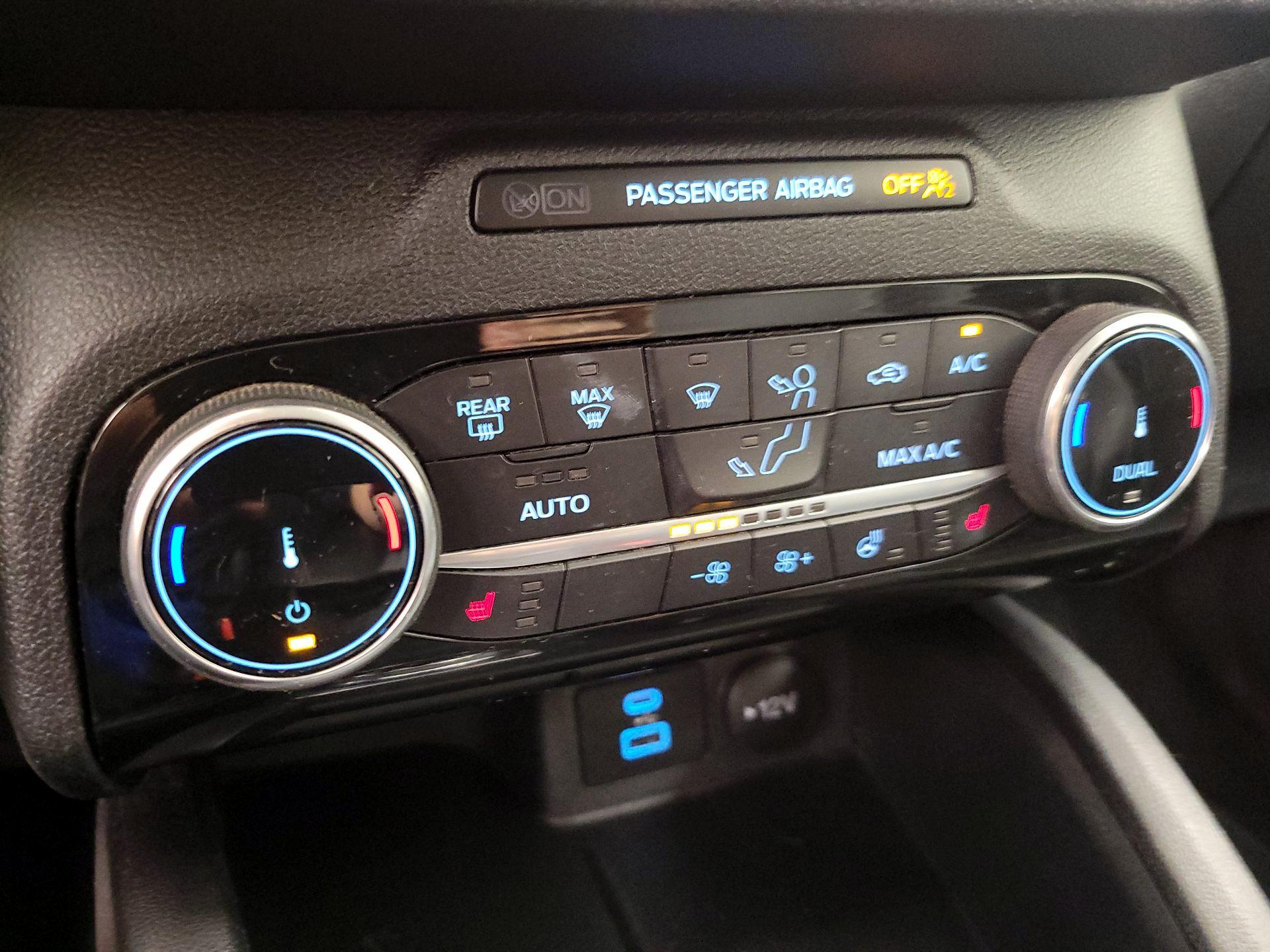 Thumbnail: 2022 Ford Escape - 16