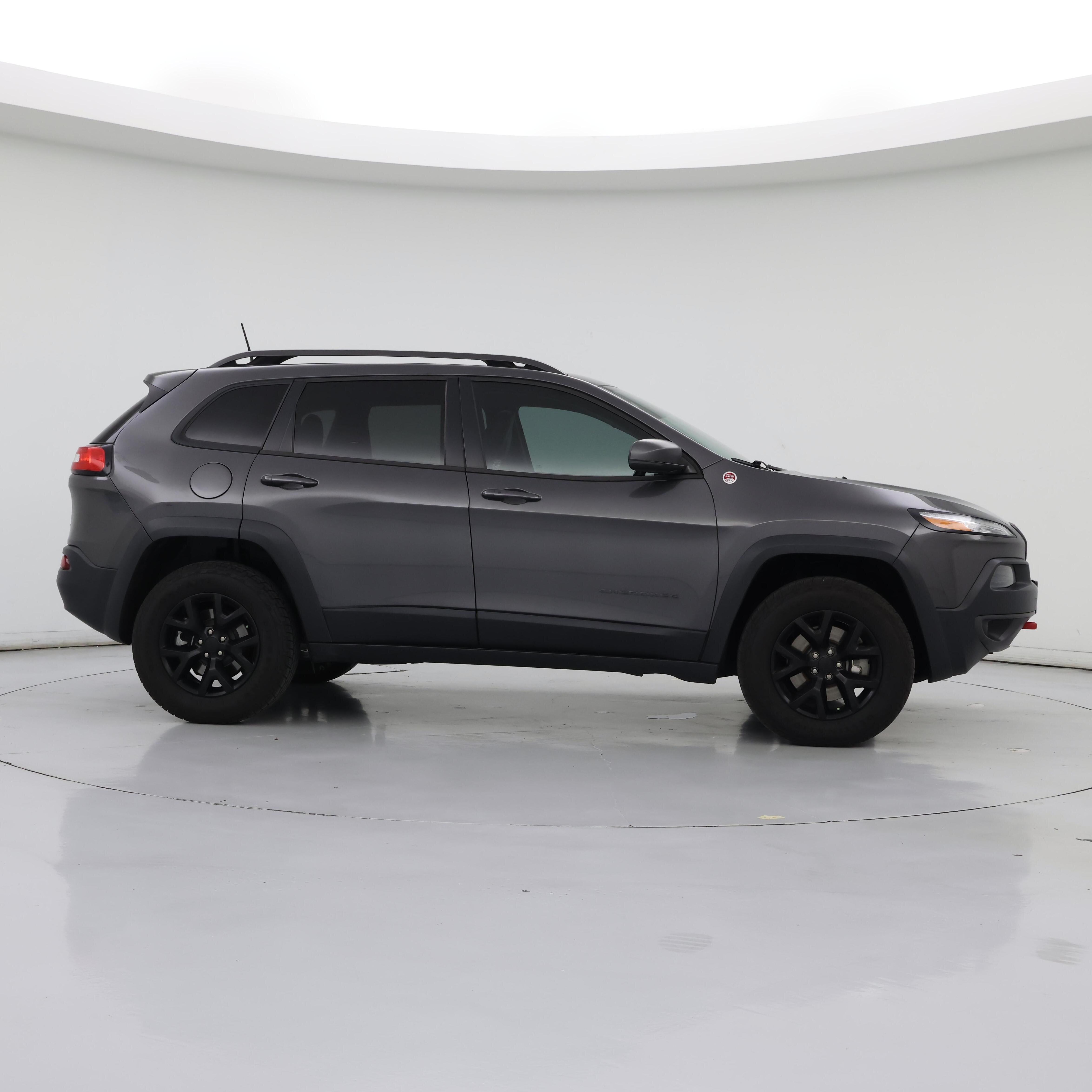 Thumbnail: 2018 Jeep Cherokee - 7