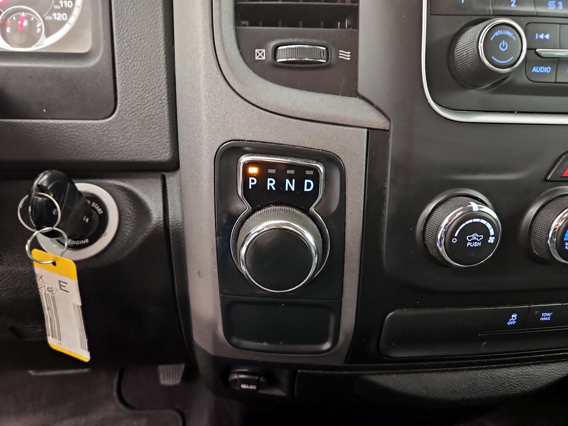 Thumbnail: 2019 RAM 1500 Classic - 17