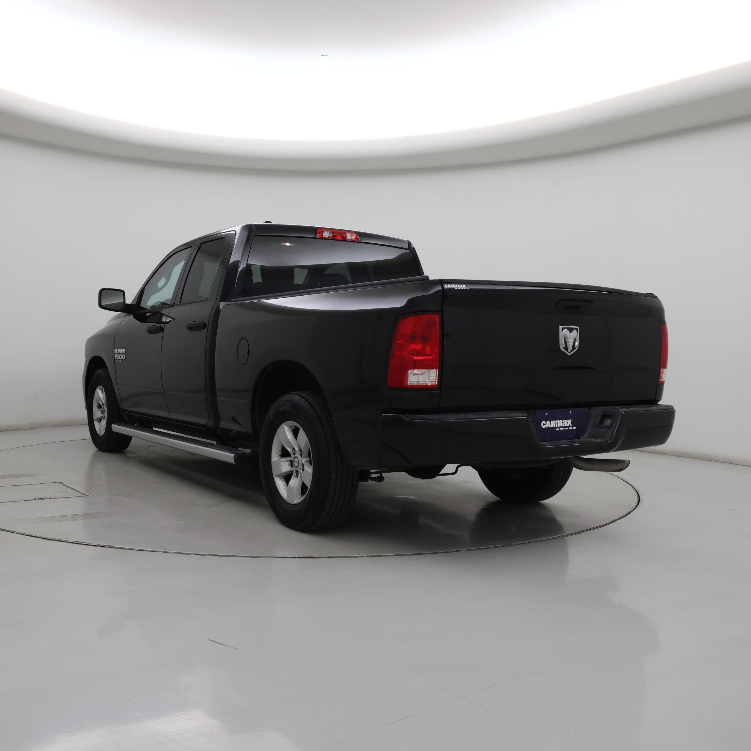 Thumbnail: 2019 RAM 1500 Classic - 2