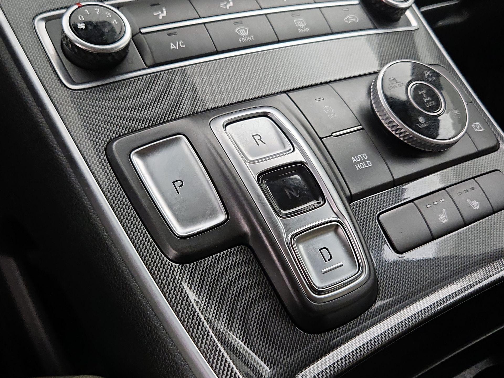 Thumbnail: 2022 Hyundai Santa Fe - 17