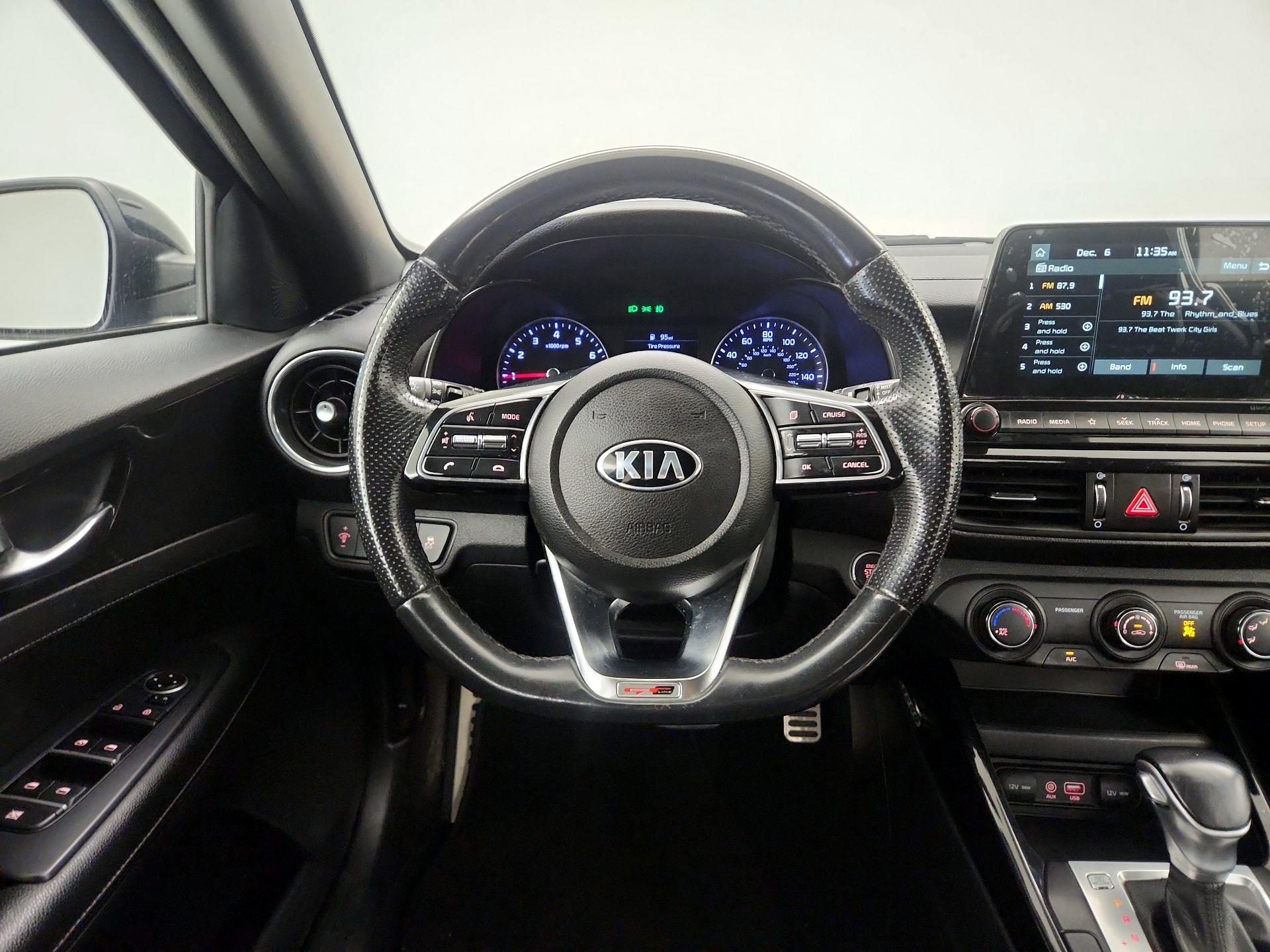 Thumbnail: 2020 Kia Forte - 10